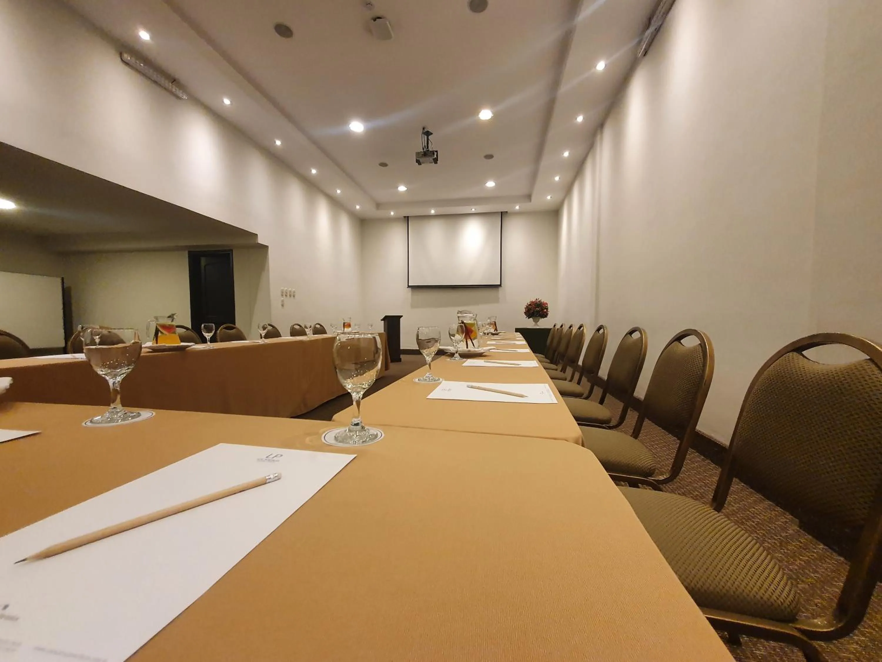 Meeting/conference room in LP Los Portales Hotel Cusco