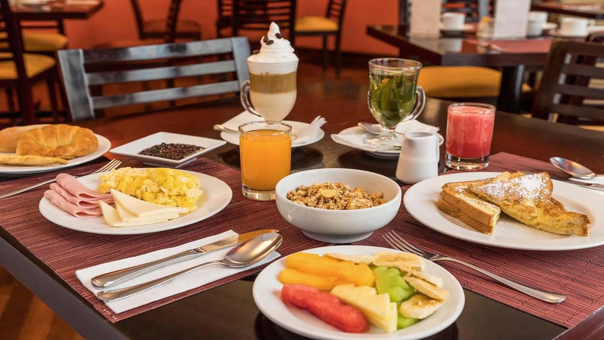 Restaurant/places to eat in LP Los Portales Hotel Cusco