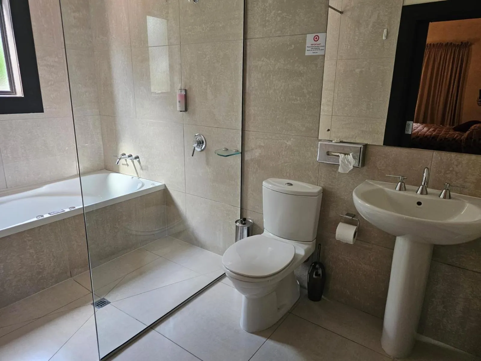 Hot Tub in Gateway Motor Inn