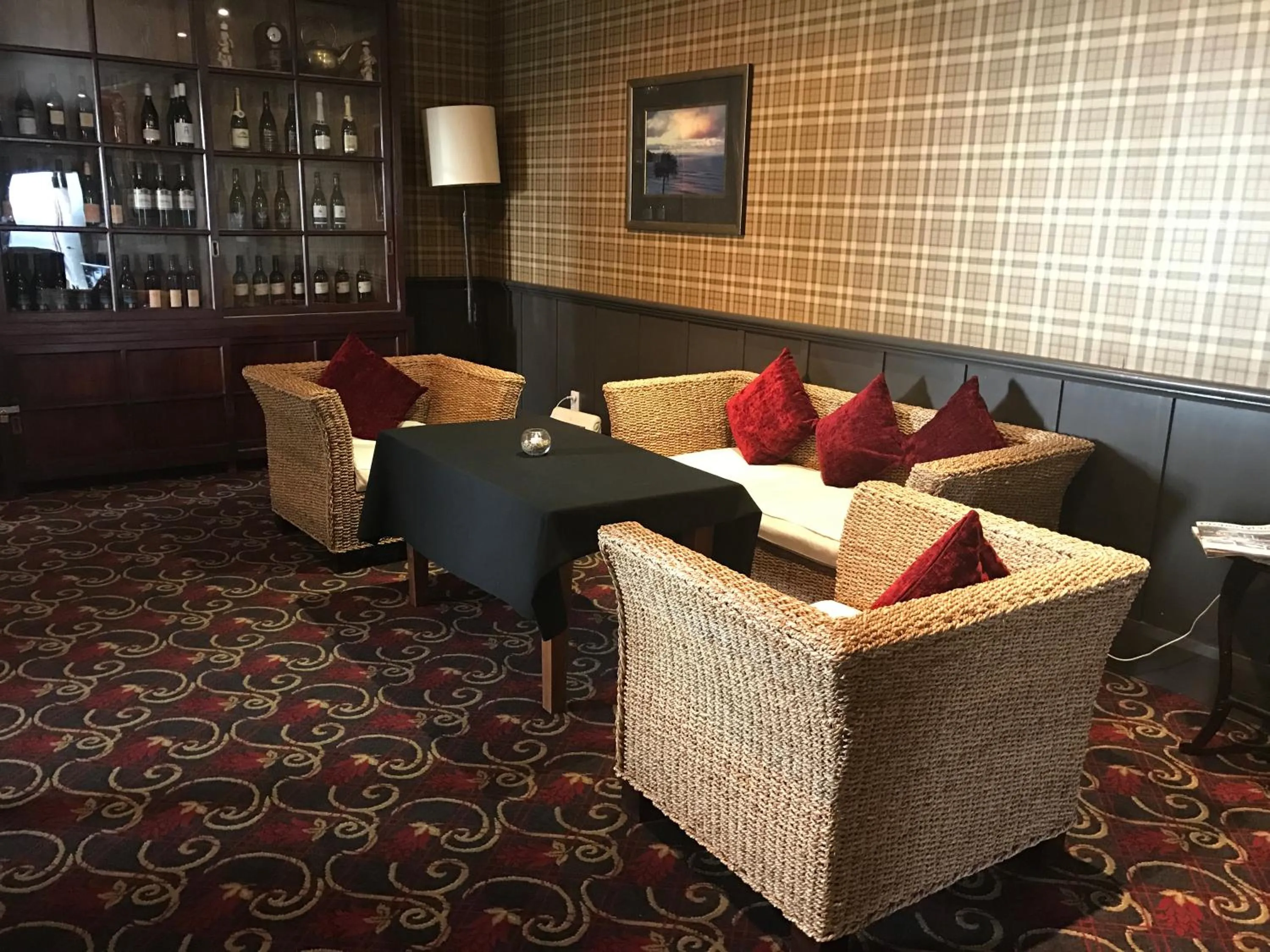 Seating area in Gateway Motor Inn