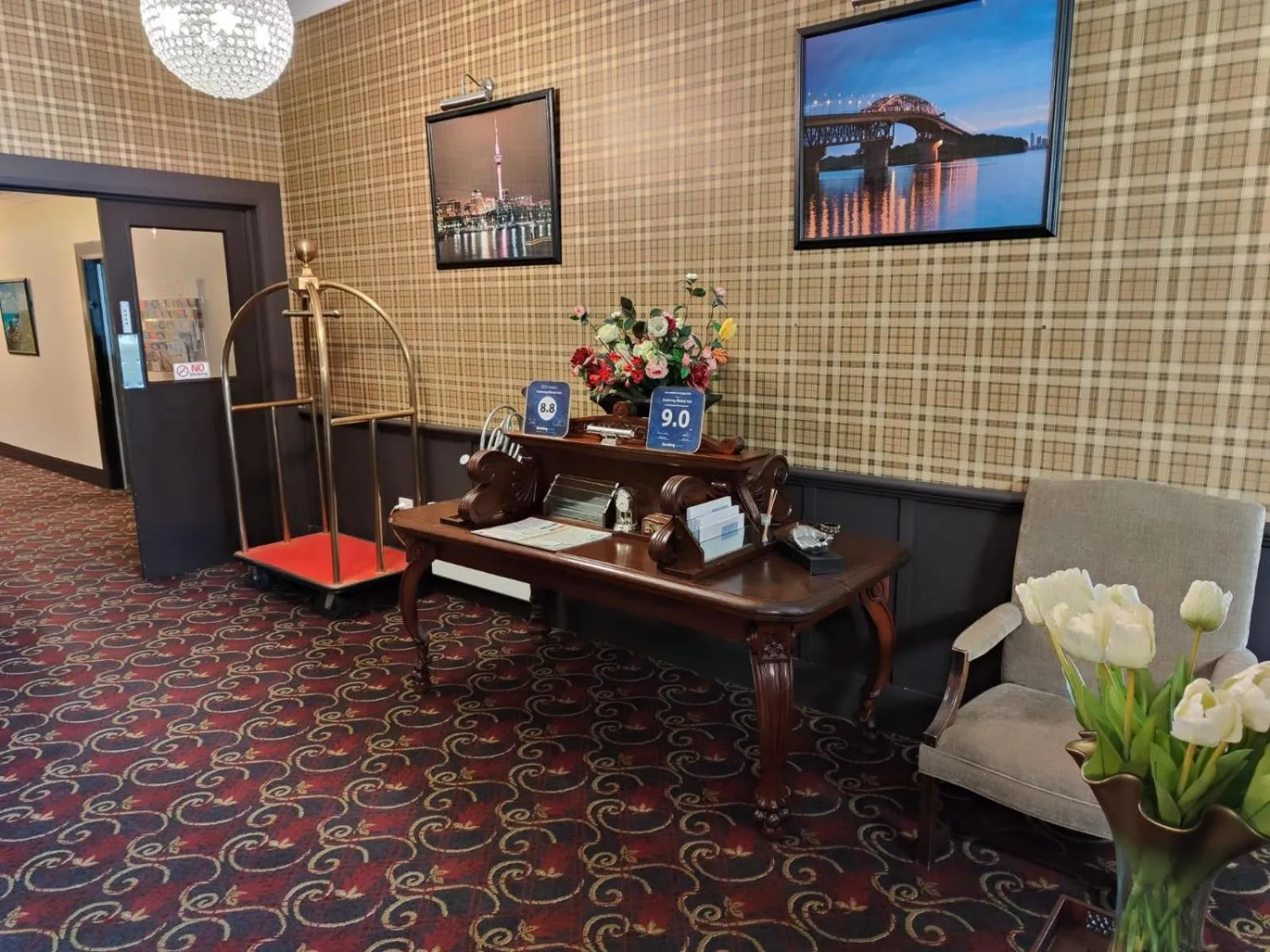 Certificate/Award in Gateway Motor Inn