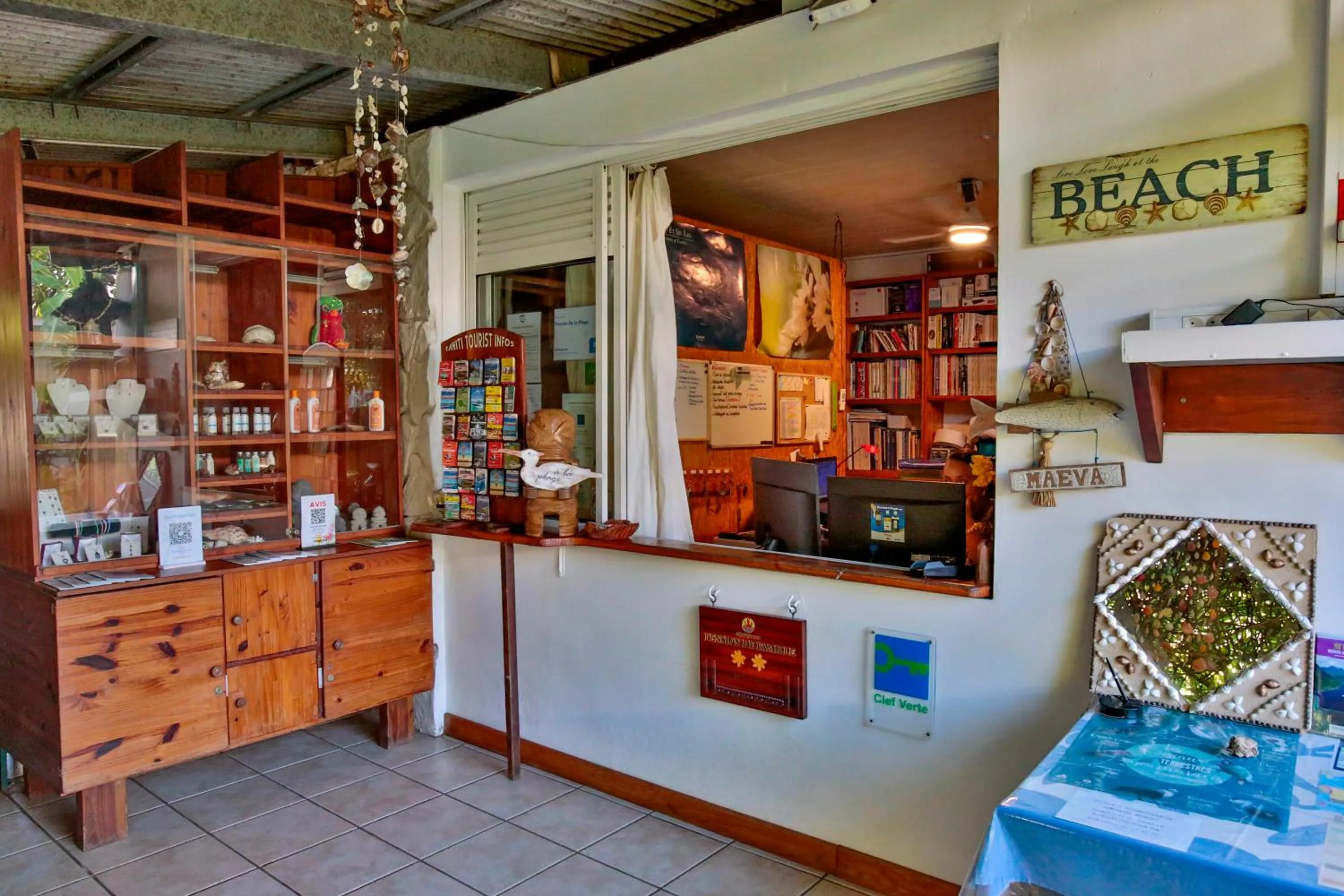 On-site shops in Pension De La Plage