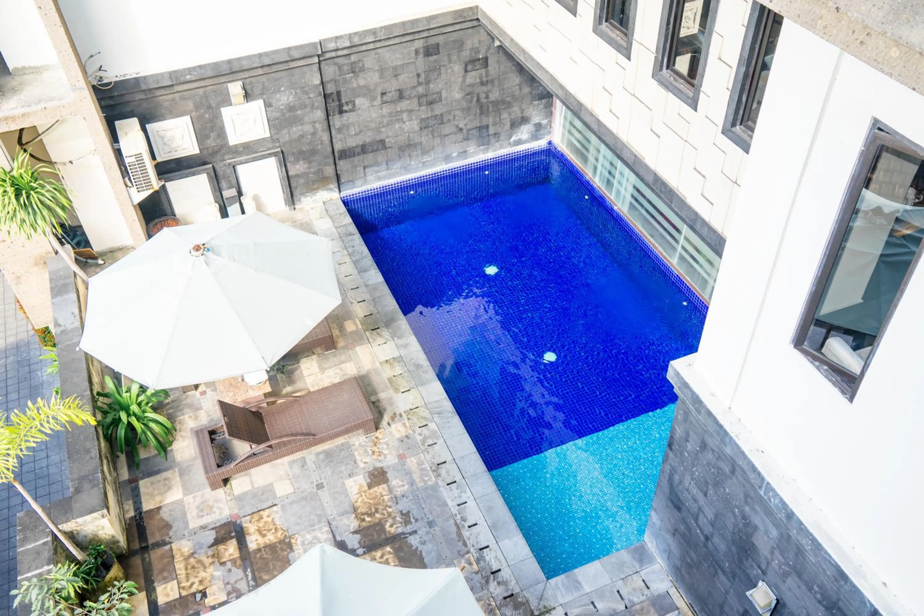 Pool view in Hotel Puri Ayu