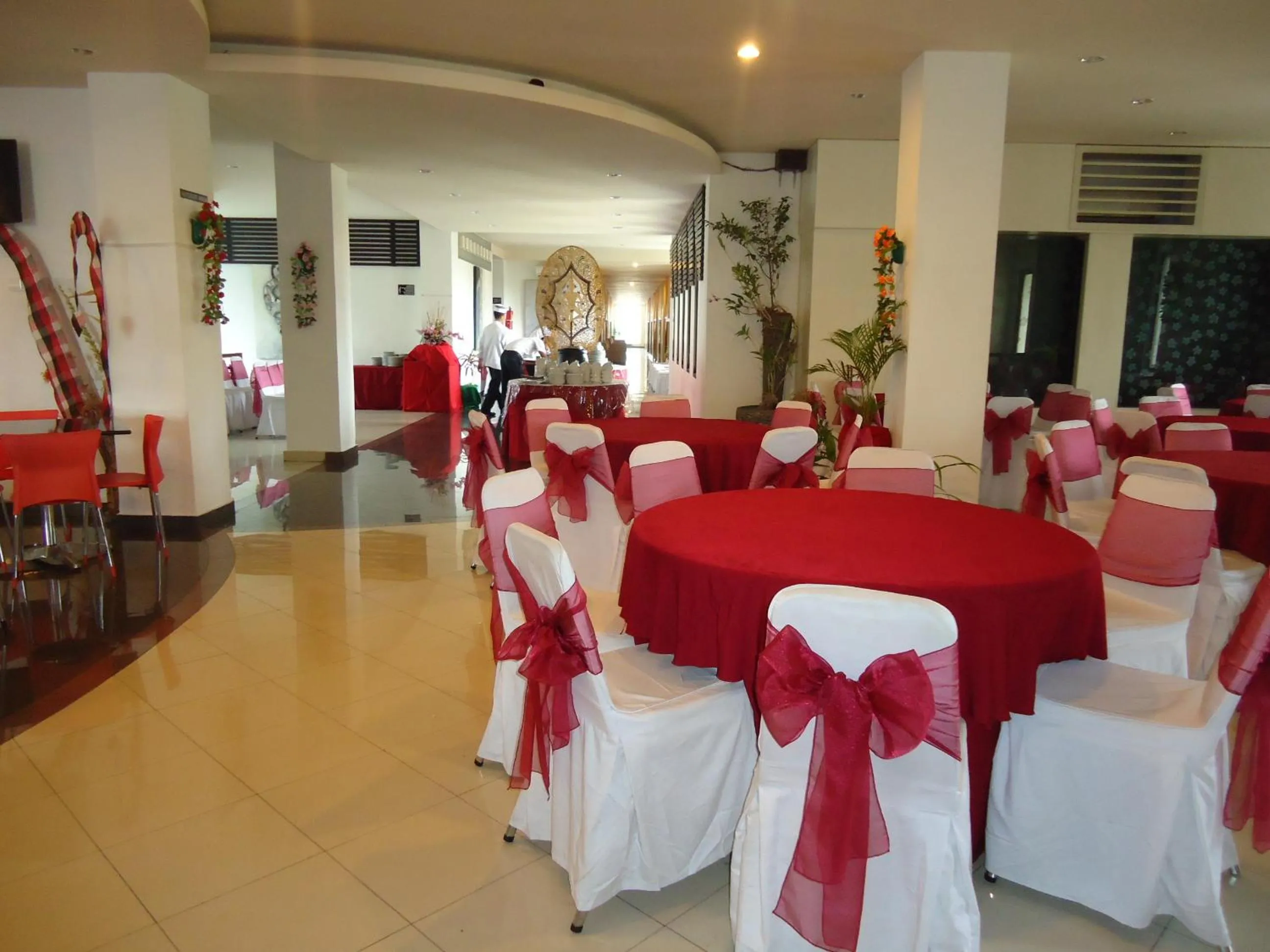 Restaurant/places to eat in Hotel Puri Ayu