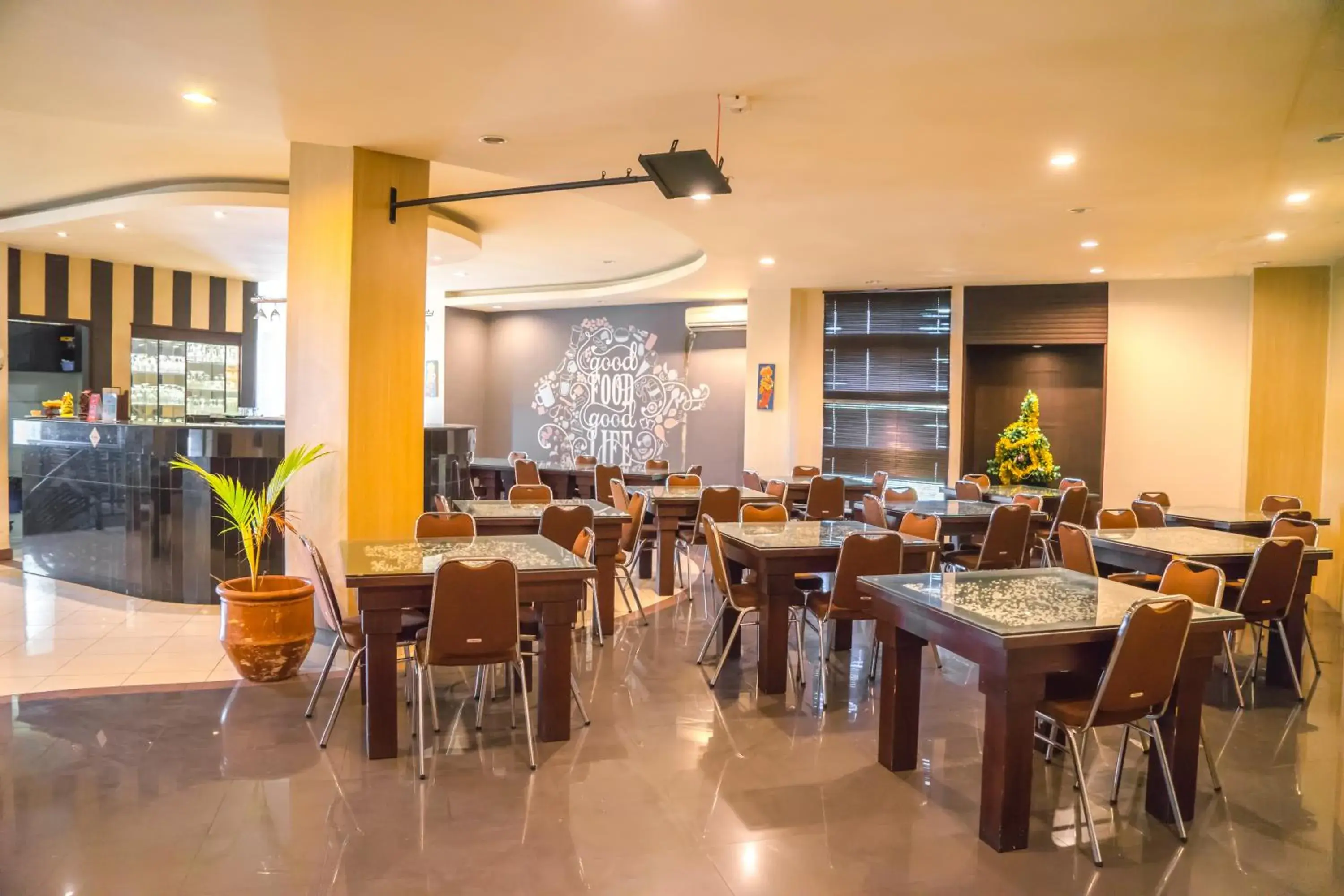 Restaurant/places to eat in Hotel Puri Ayu Restaurant/places to eat in Hotel Puri Ayu