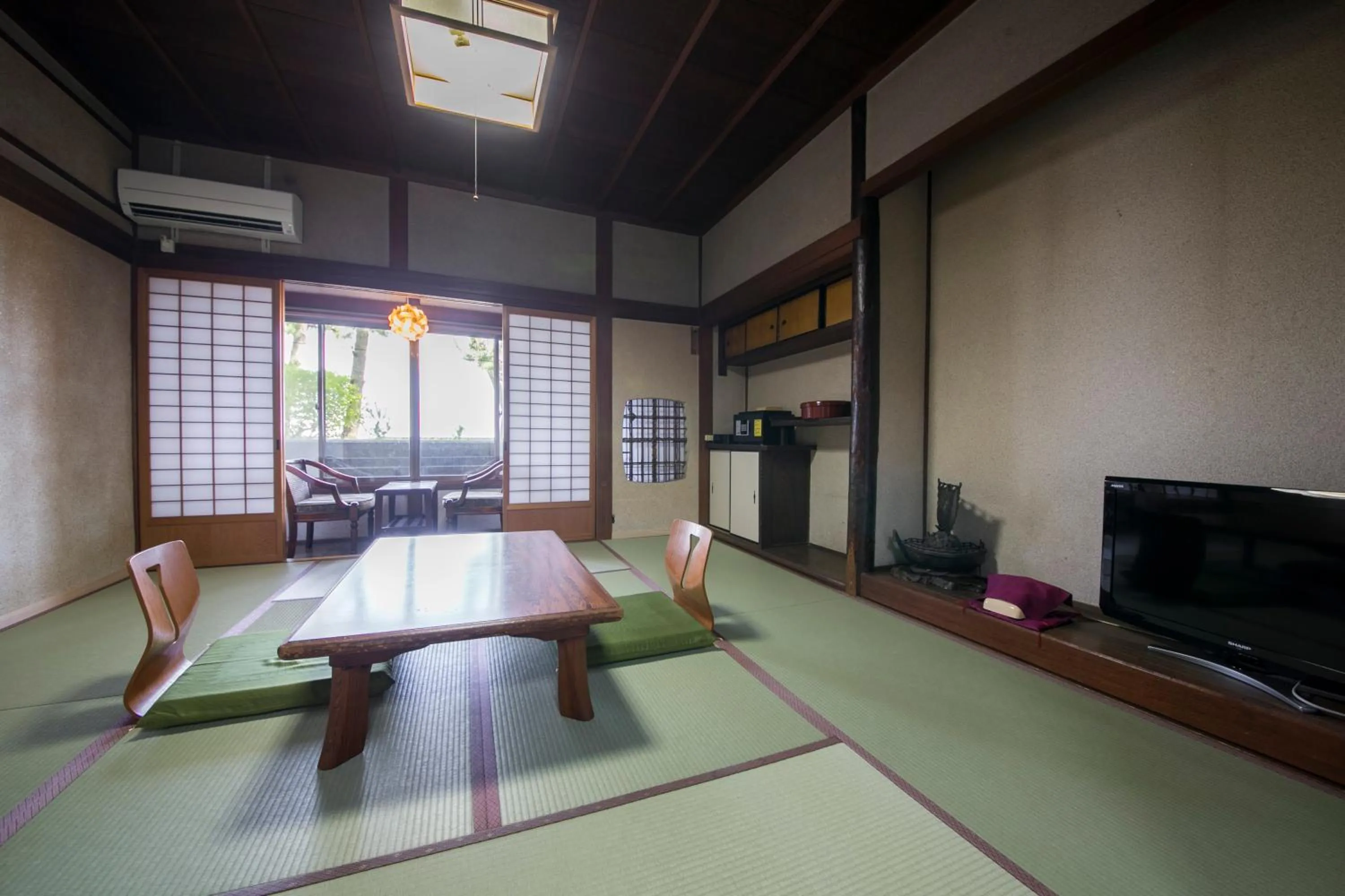 Photo of the whole room in Asanokan