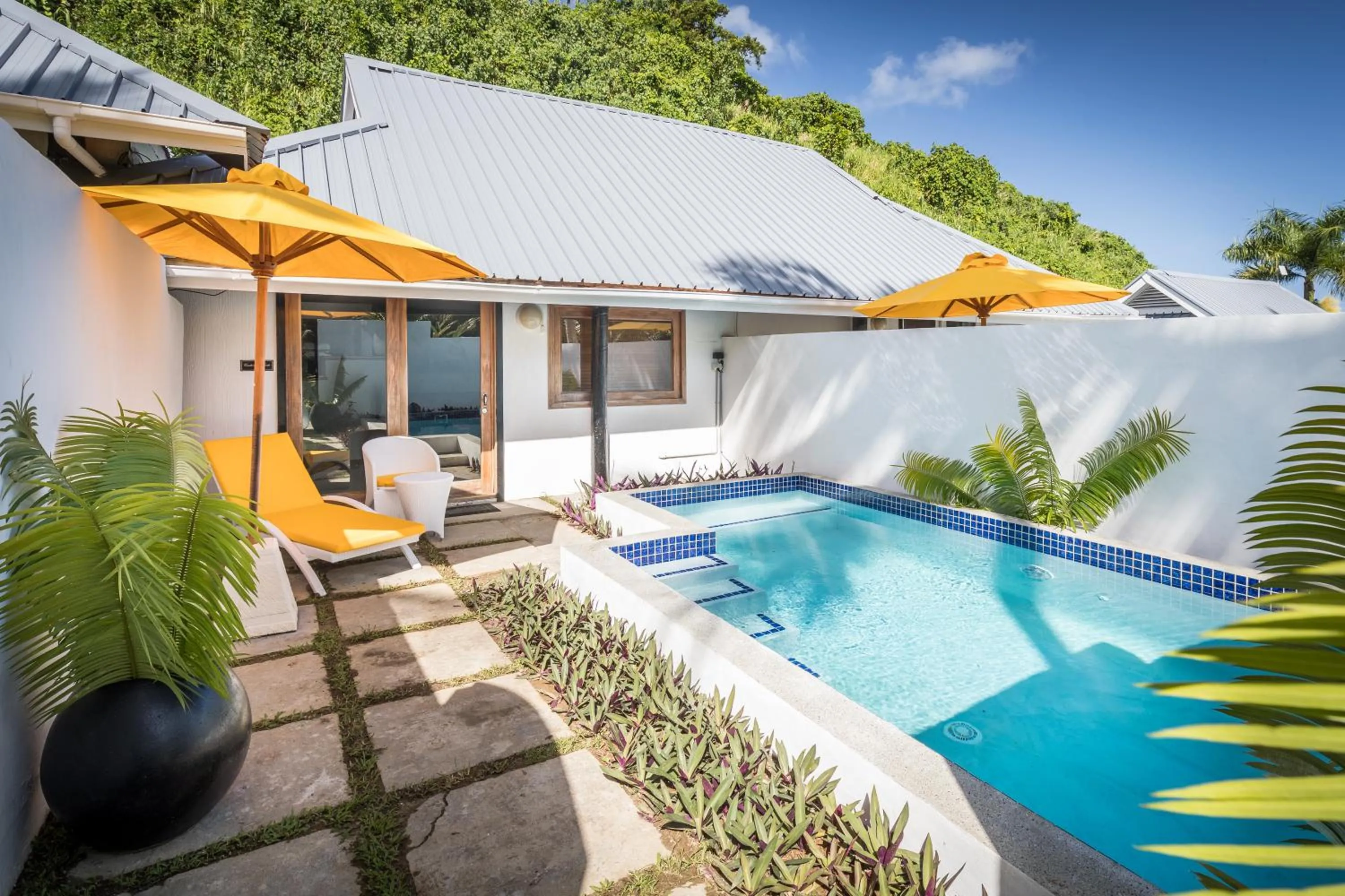 Swimming pool in Wellesley Resort Fiji