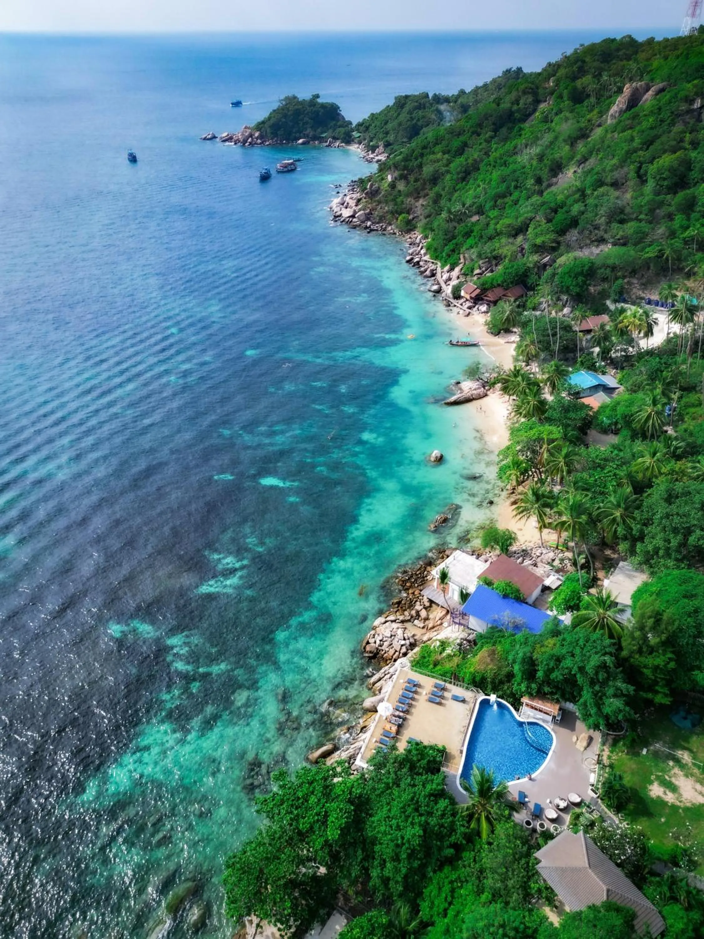 Beach in Pinnacle Koh Tao Resort