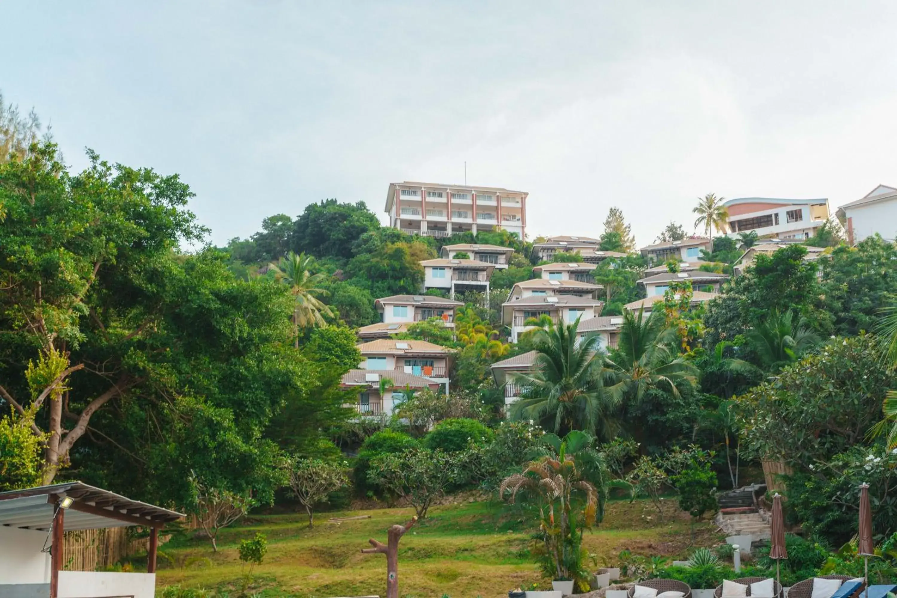 Property building in Pinnacle Koh Tao Resort Property building in Pinnacle Koh Tao Resort