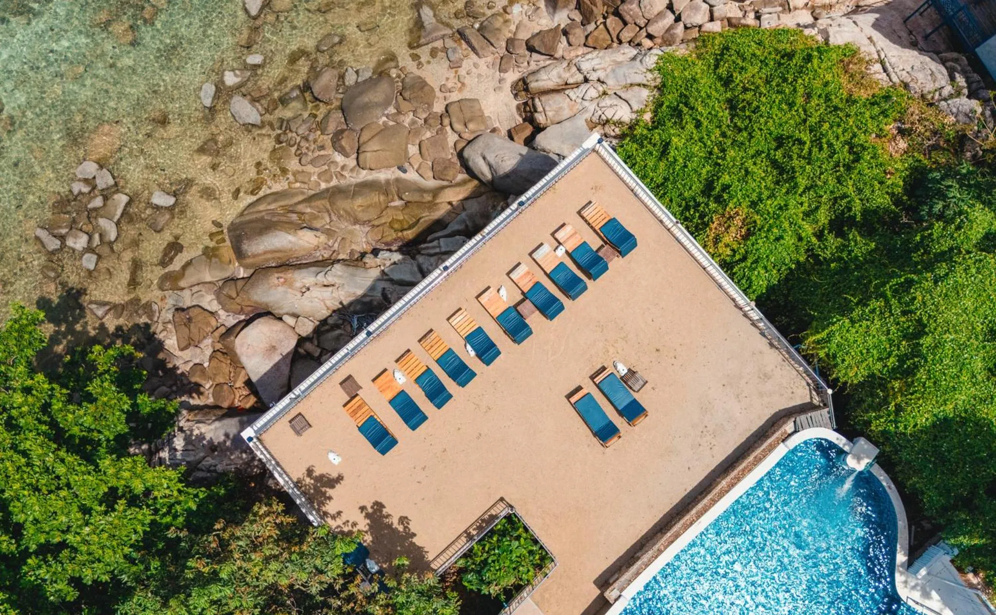 Beach in Pinnacle Koh Tao Resort