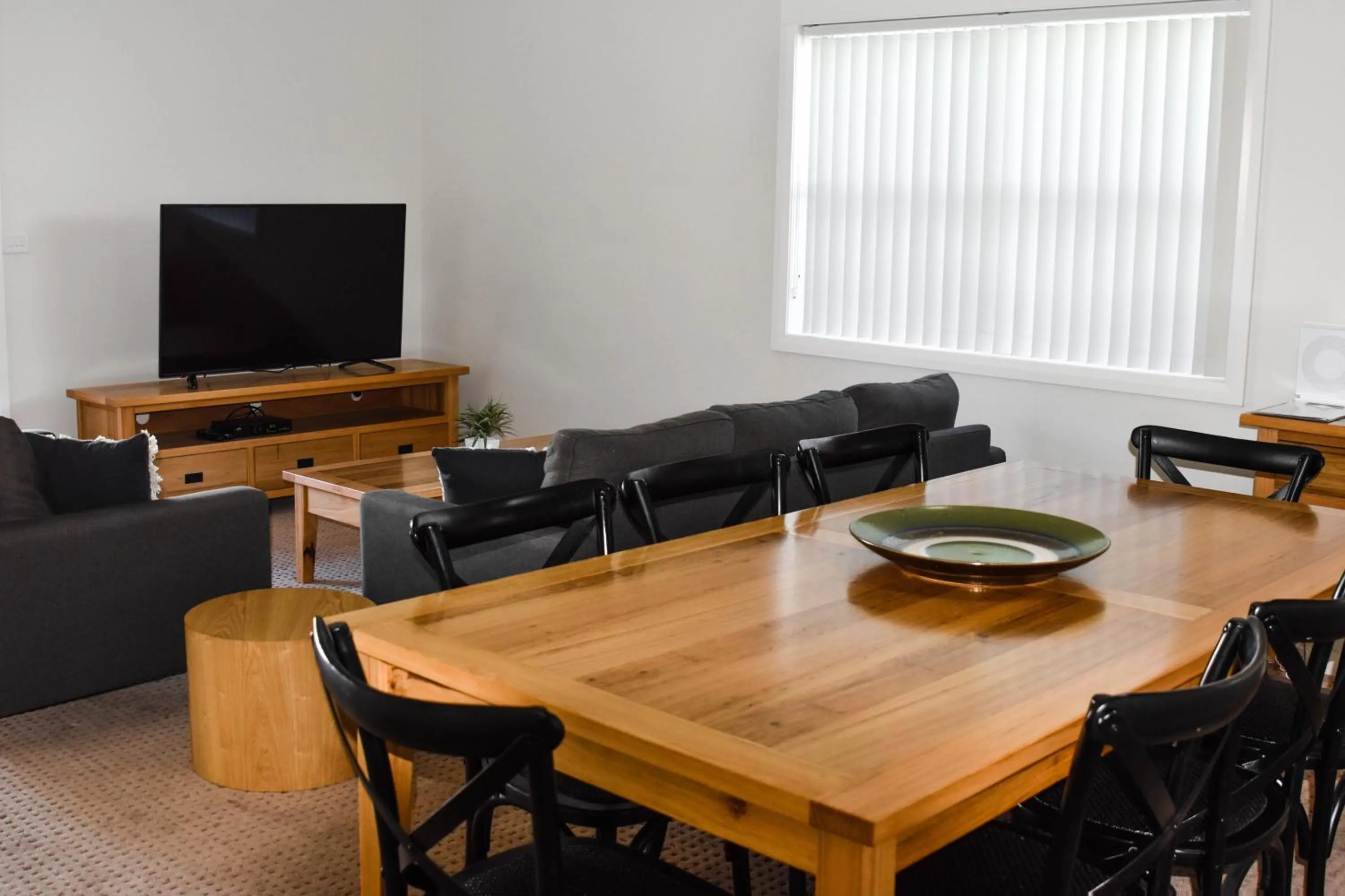 Communal lounge/ TV room, Dining Area in Charles Sturt Suites & Apartments