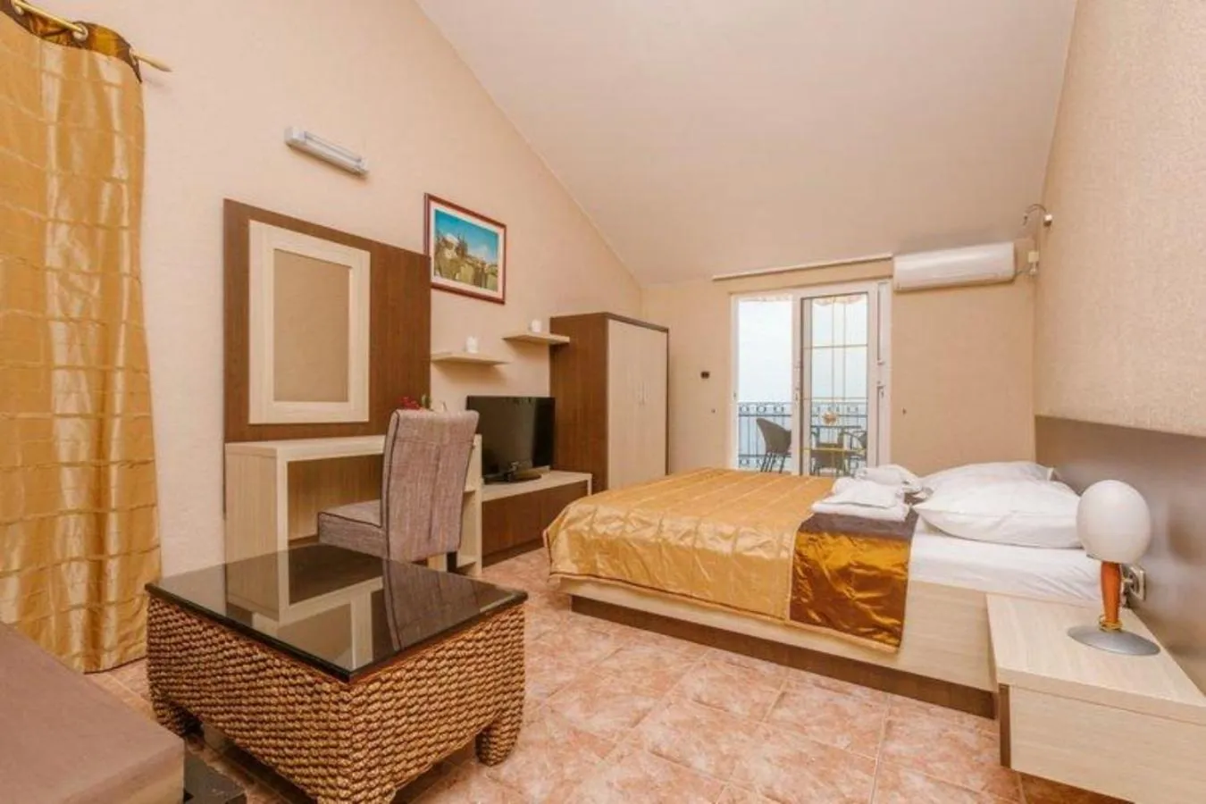 Bedroom, Bed in Monte Perla Residence