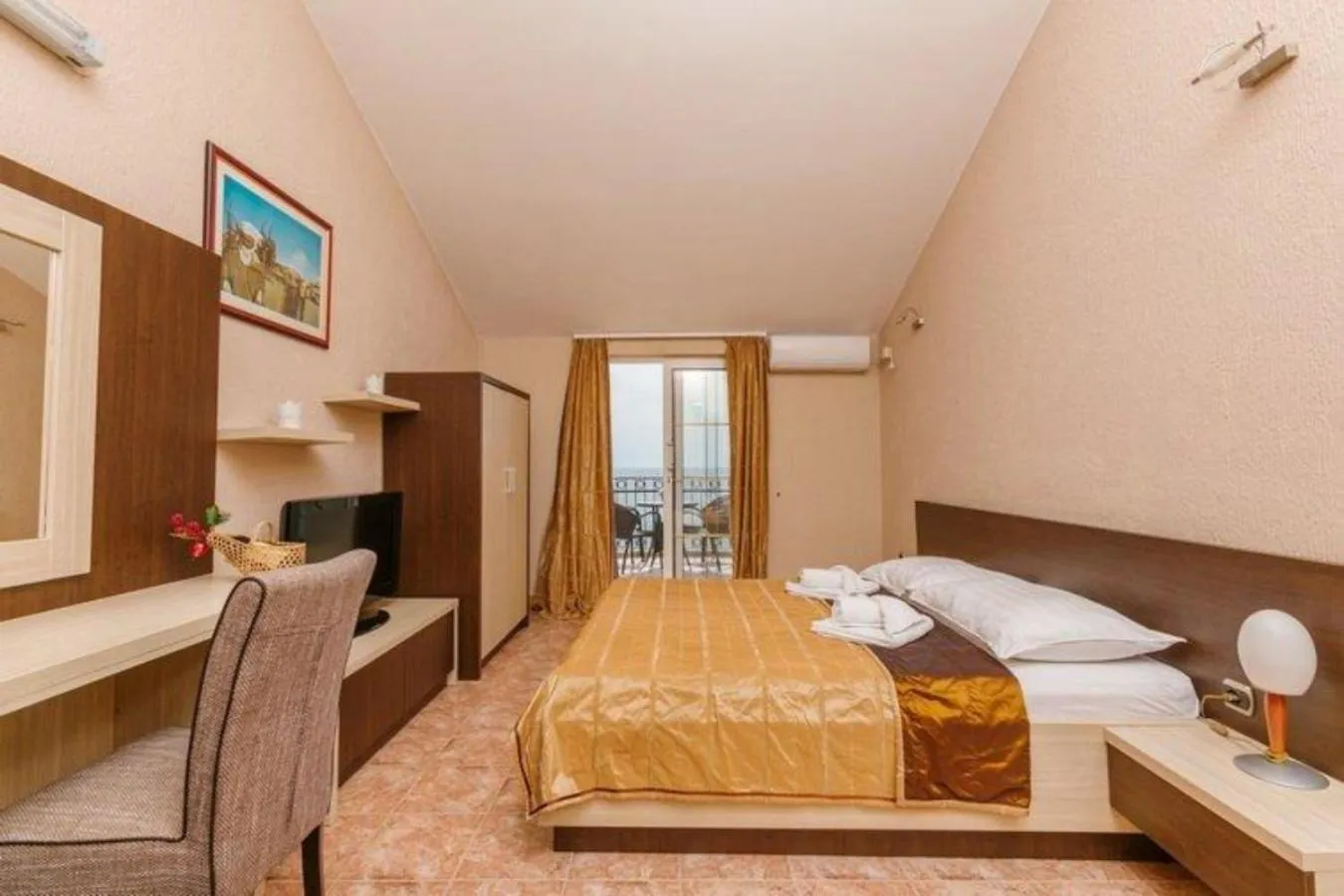 Bedroom, Bed in Monte Perla Residence