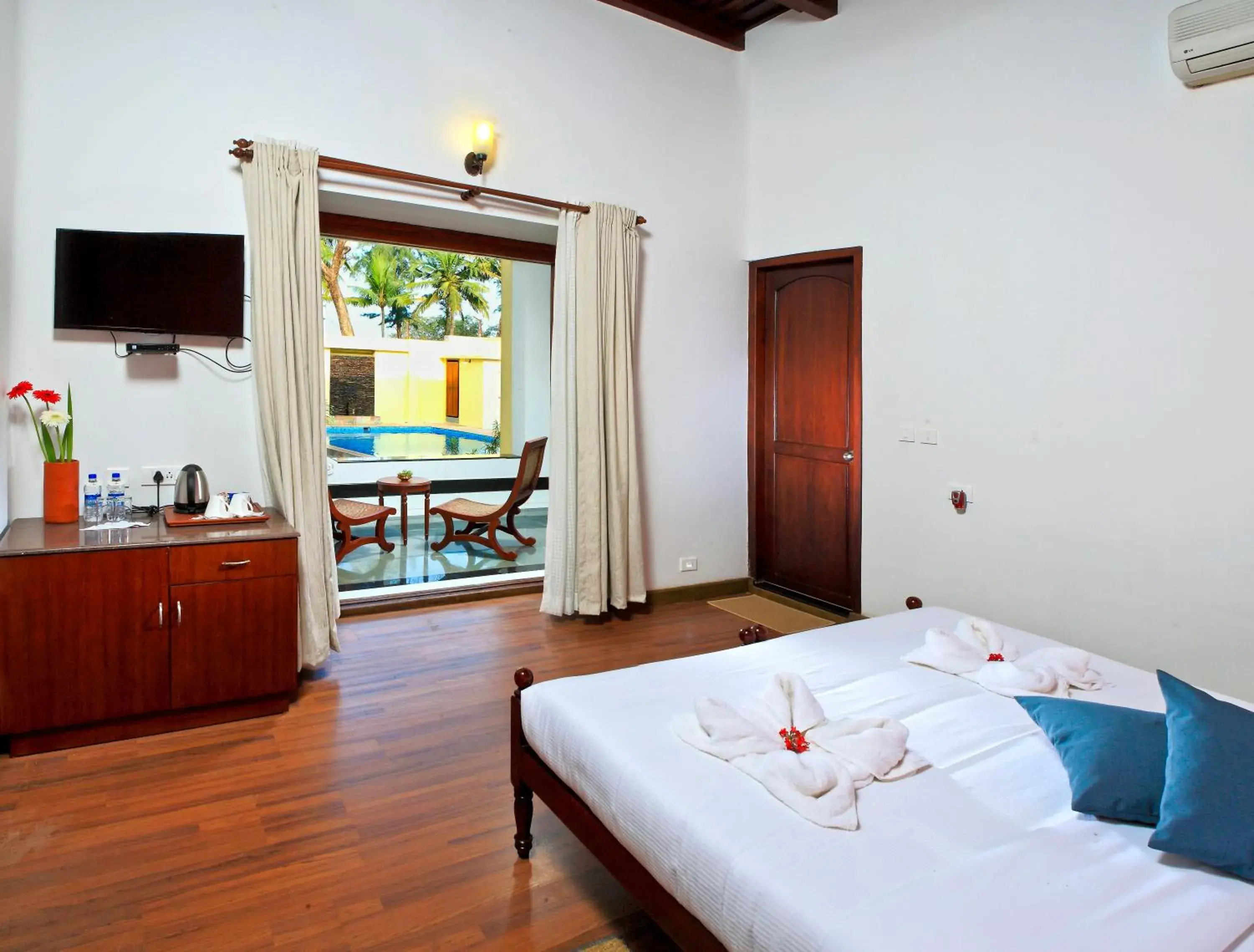 Bedroom, Bed in Amritara The Poovath Beachfront Heritage, Fort Kochi Bedroom, Bed in Amritara The Poovath Beachfront Heritage, Fort Kochi