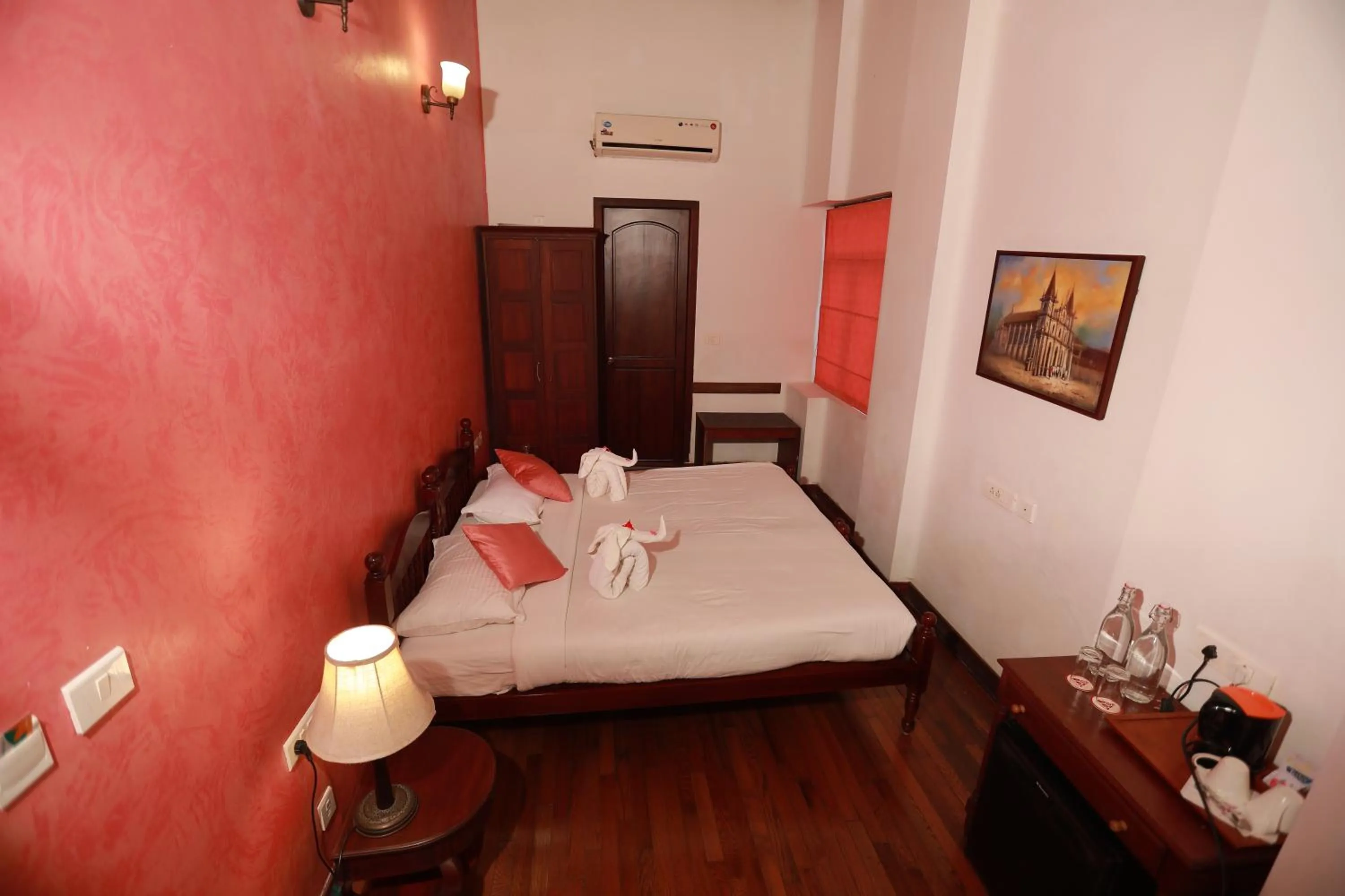 Bed in Amritara The Poovath Beachfront Heritage, Fort Kochi