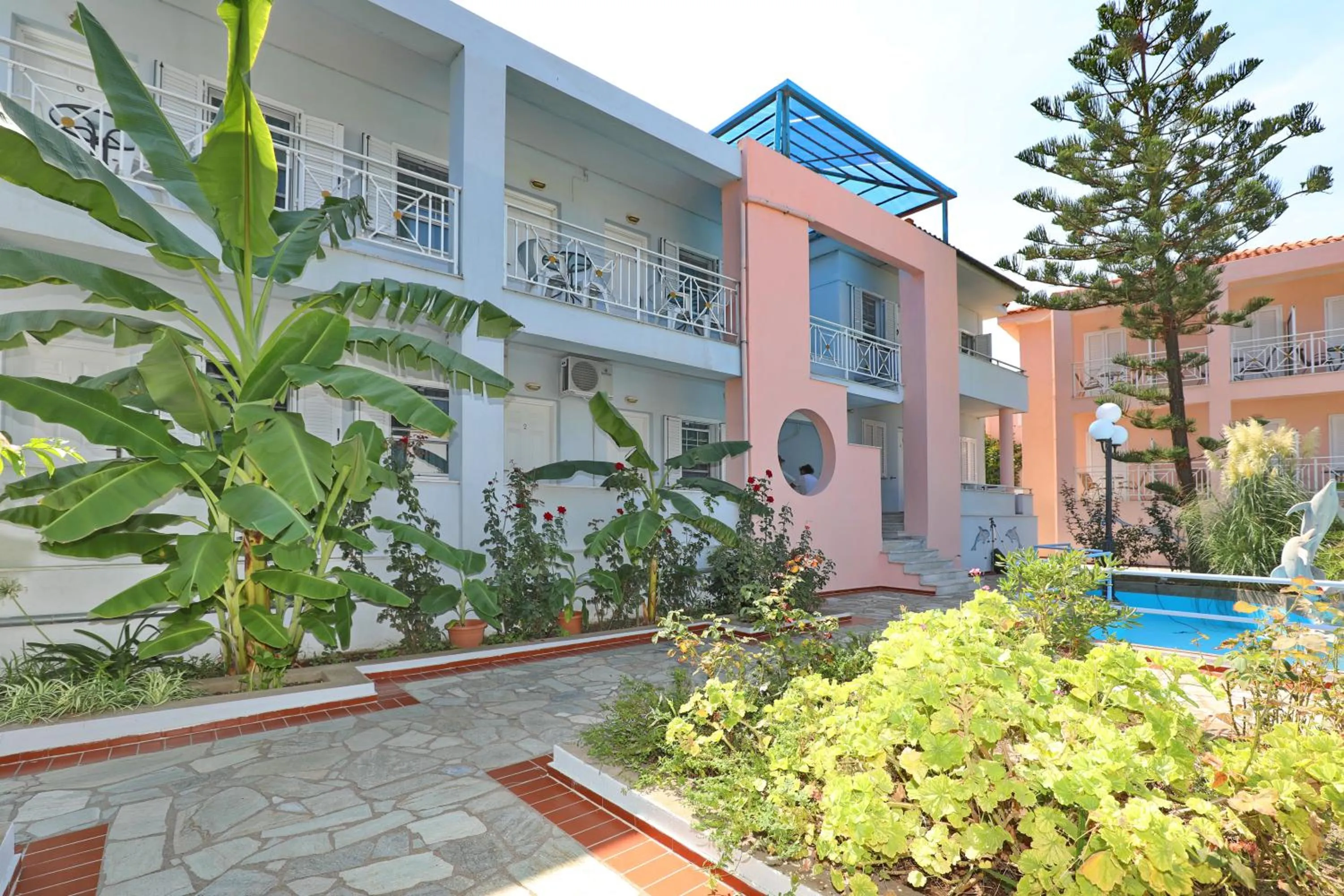 Garden in Dolphin Hotel