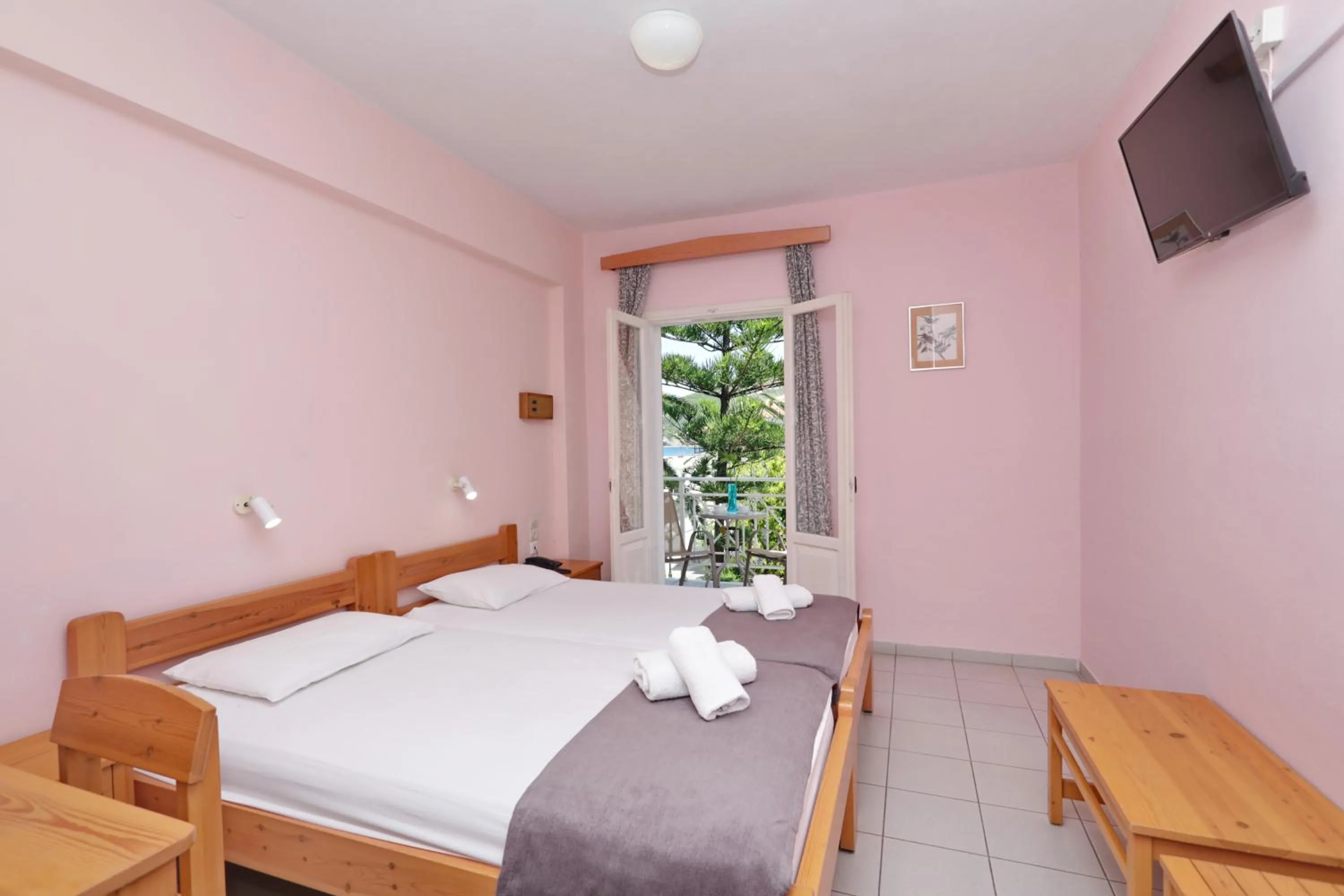 Photo of the whole room, Bed in Dolphin Hotel