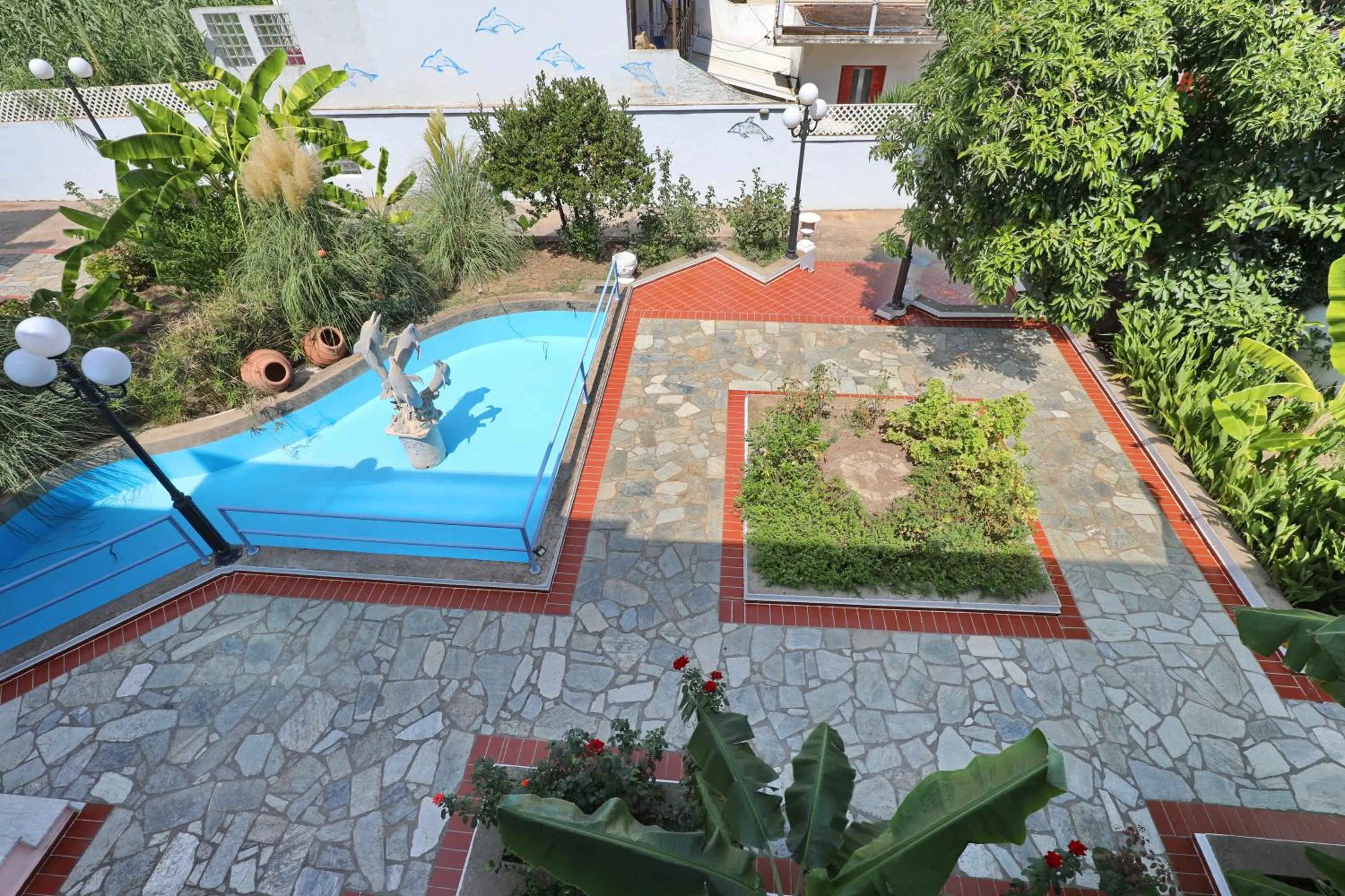 Garden in Dolphin Hotel