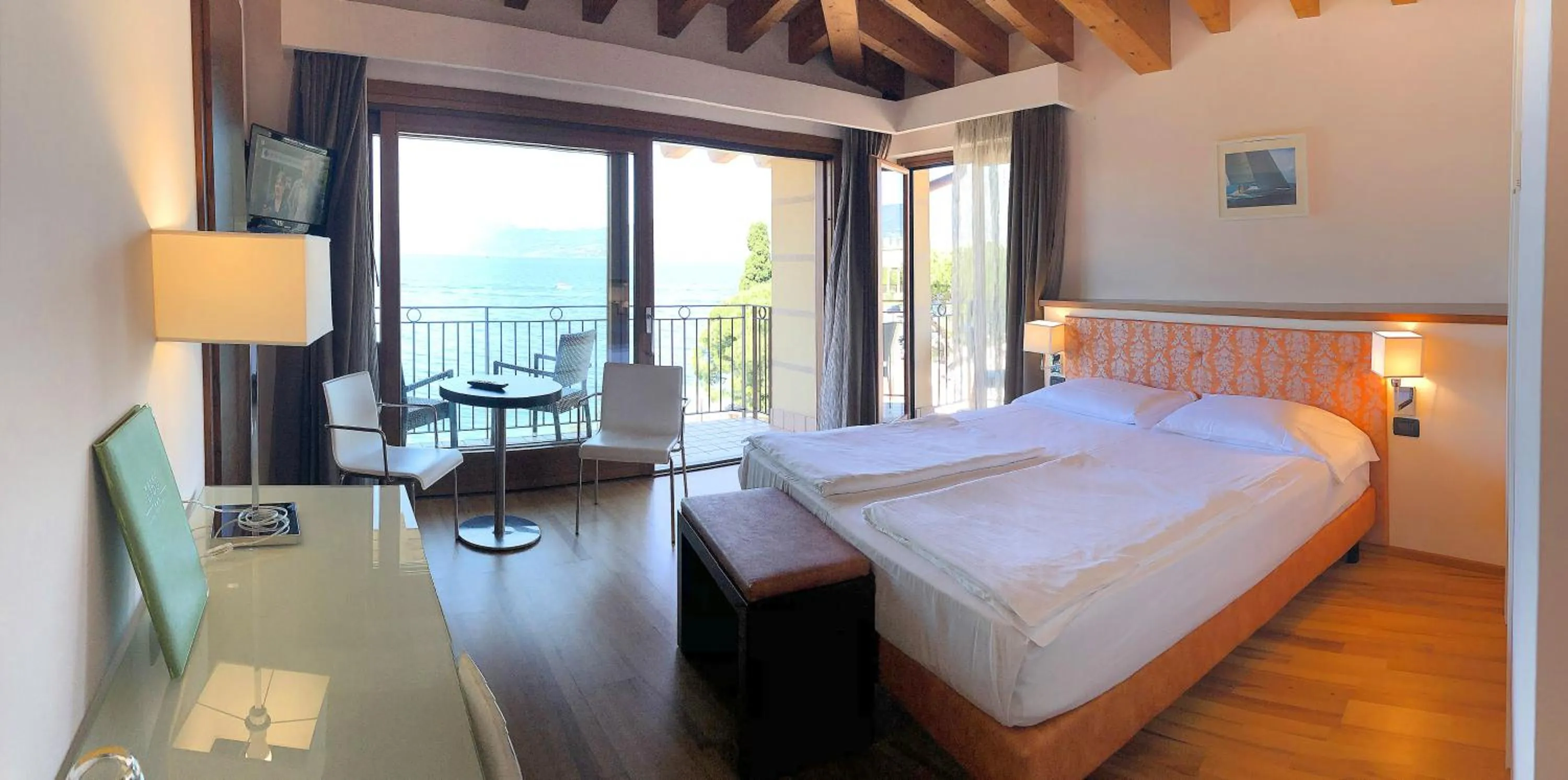 Balcony/Terrace, Bed in Hotel Lido