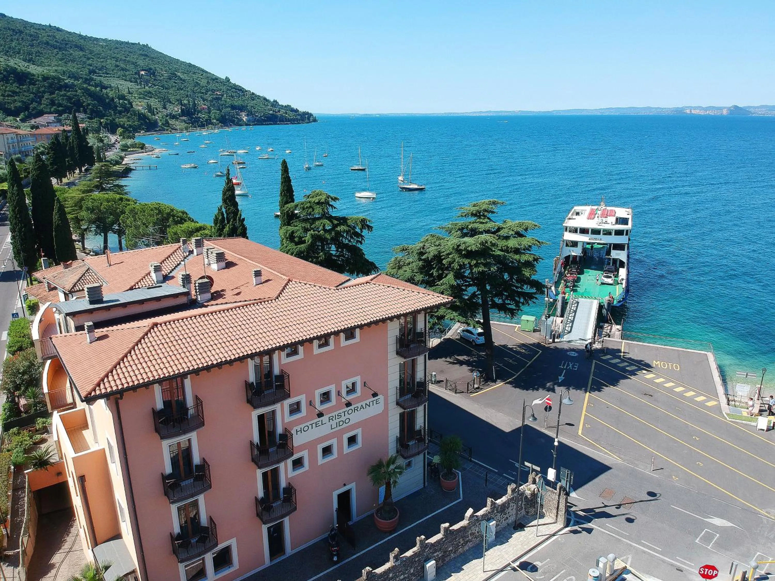 Facade/entrance in Hotel Lido