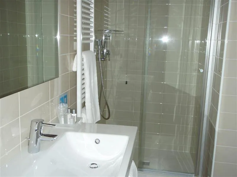 Shower in Hotel Lido