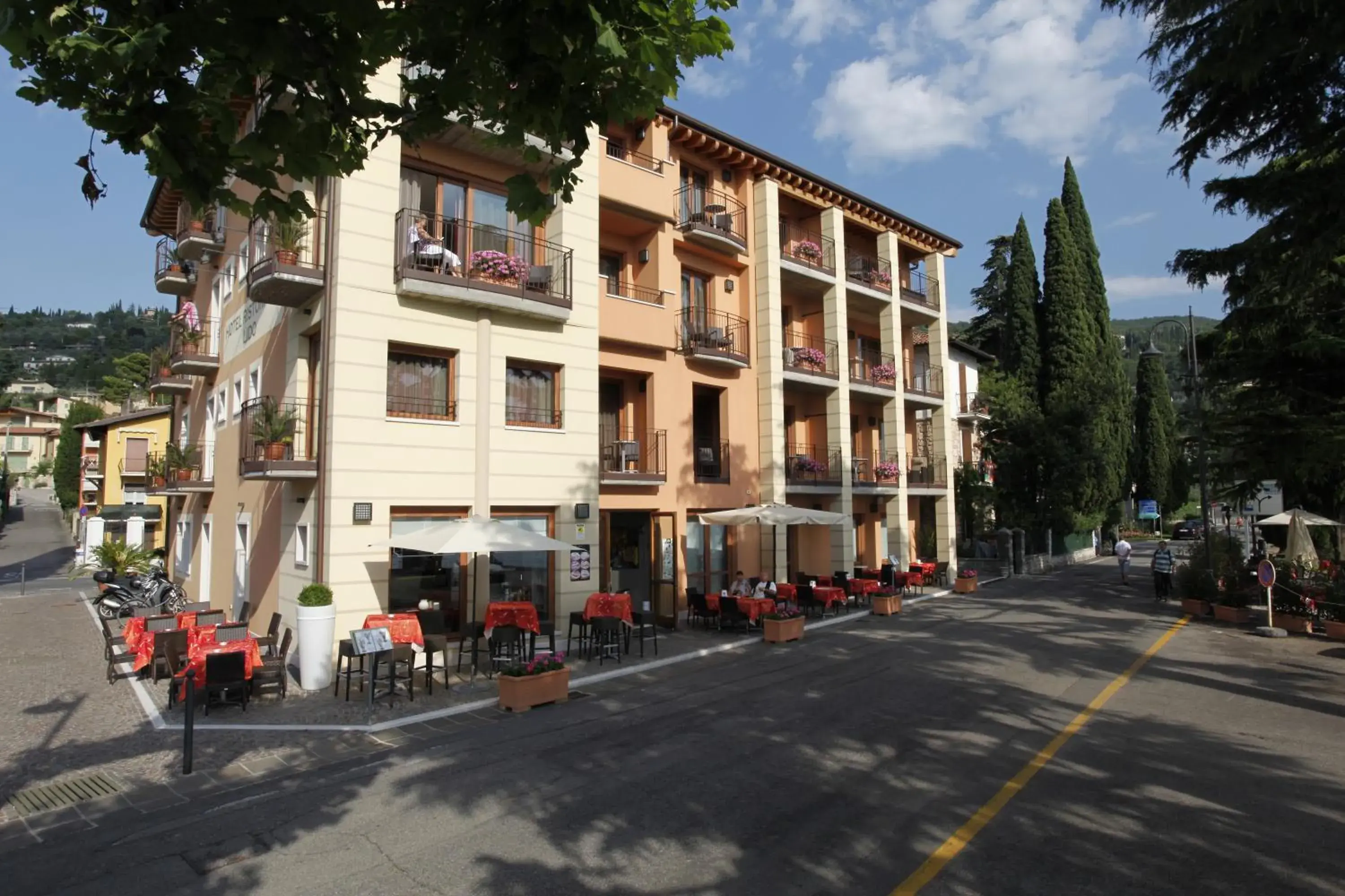 Facade/entrance, Property Building in Hotel Lido