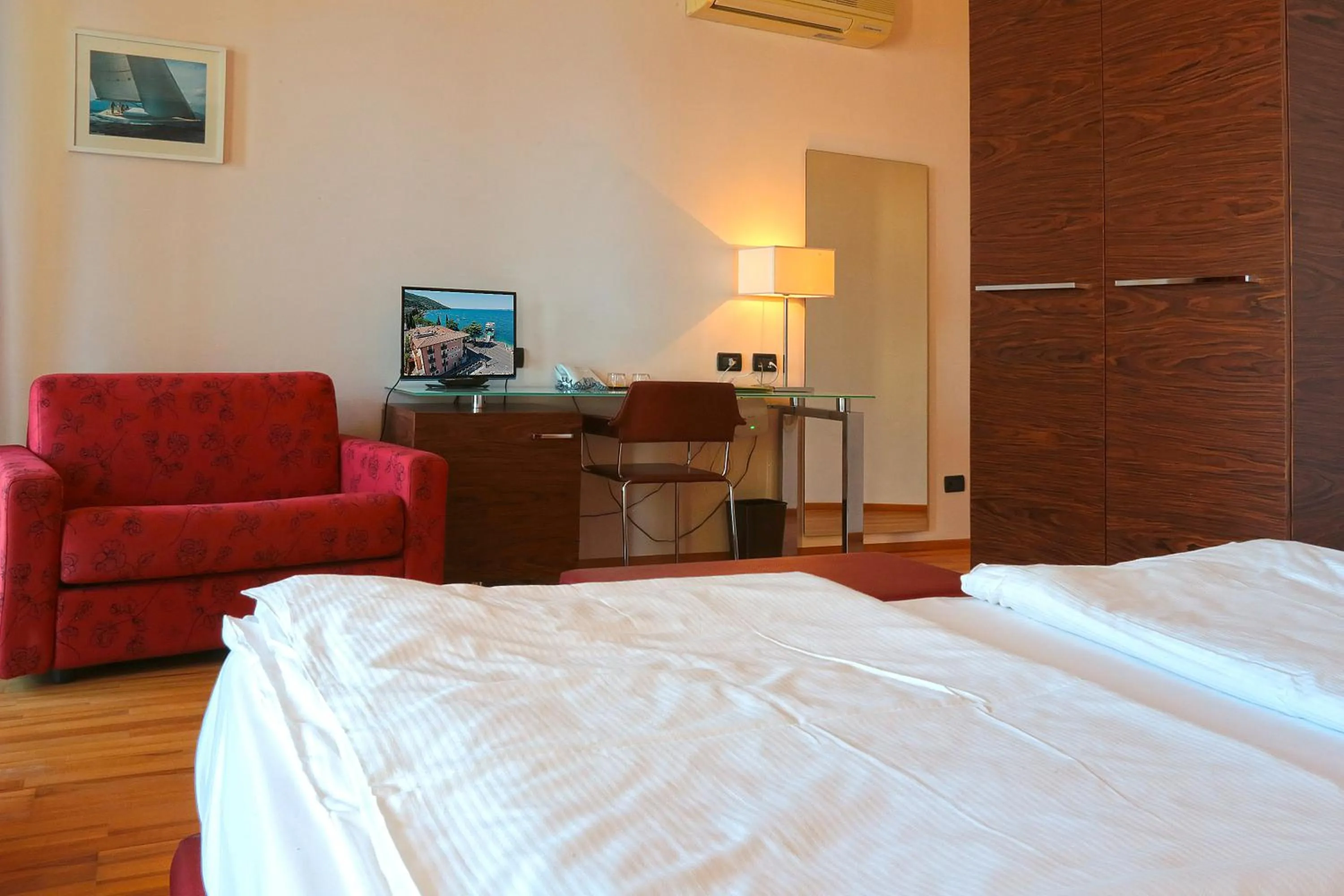 Photo of the whole room, Bed in Hotel Lido