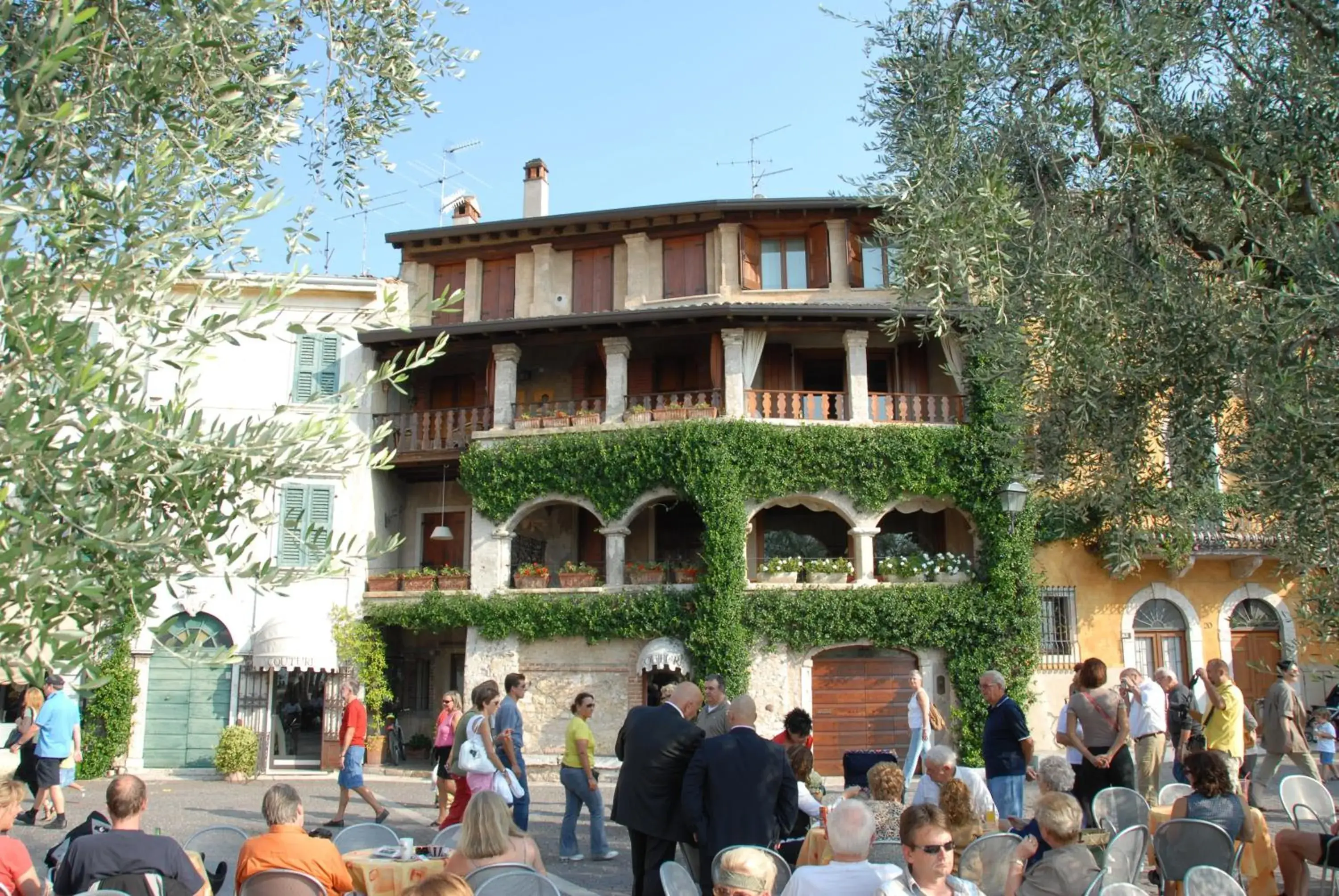 Area and facilities, Property Building in Hotel Lido