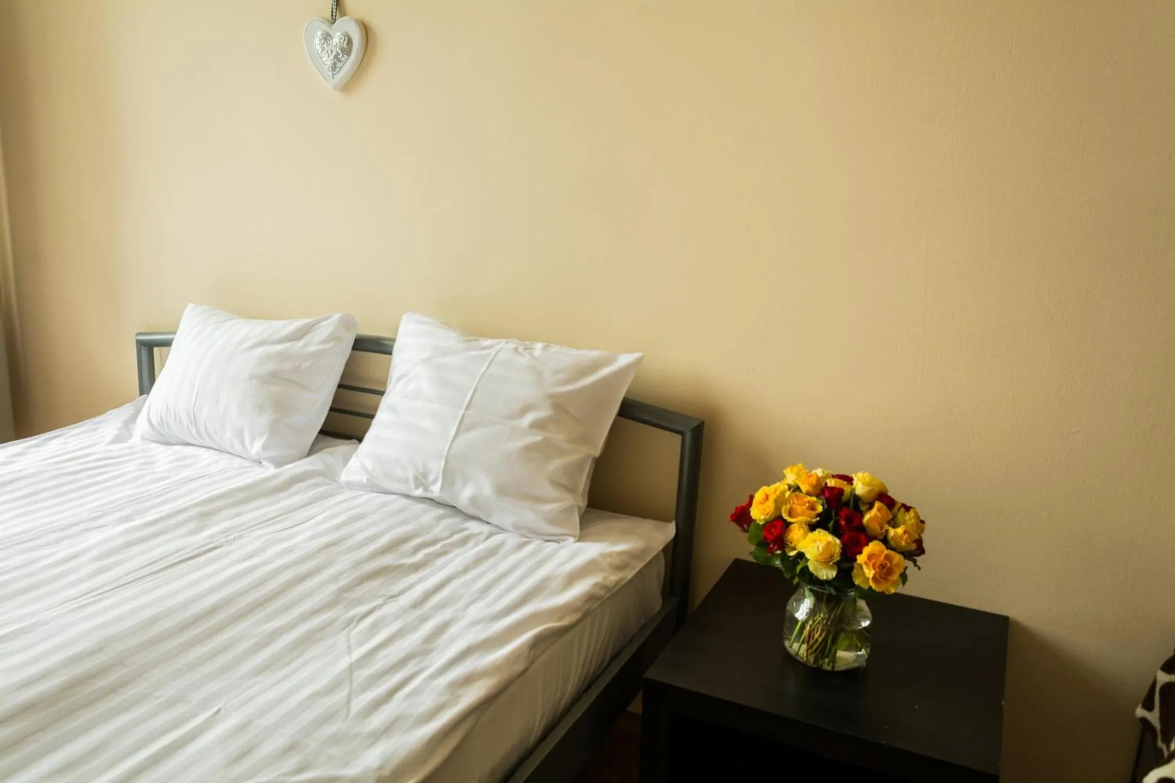 Decorative detail, Bed in Bubble Hostel