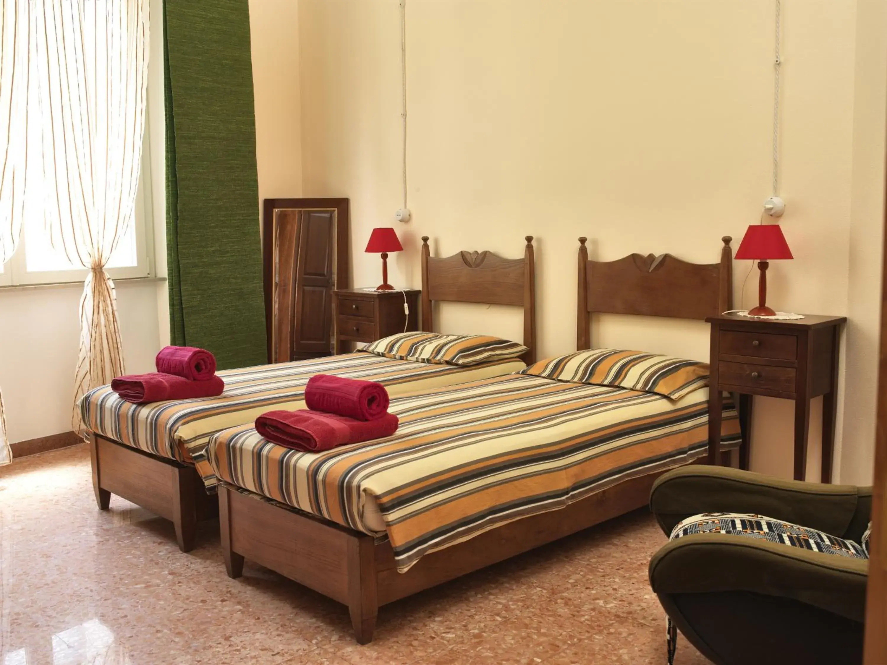 Double or Twin Room with Shared Bathroom - single occupancy in Domo Silvia E Paolo Double or Twin Room with Shared Bathroom - single occupancy in Domo Silvia E Paolo