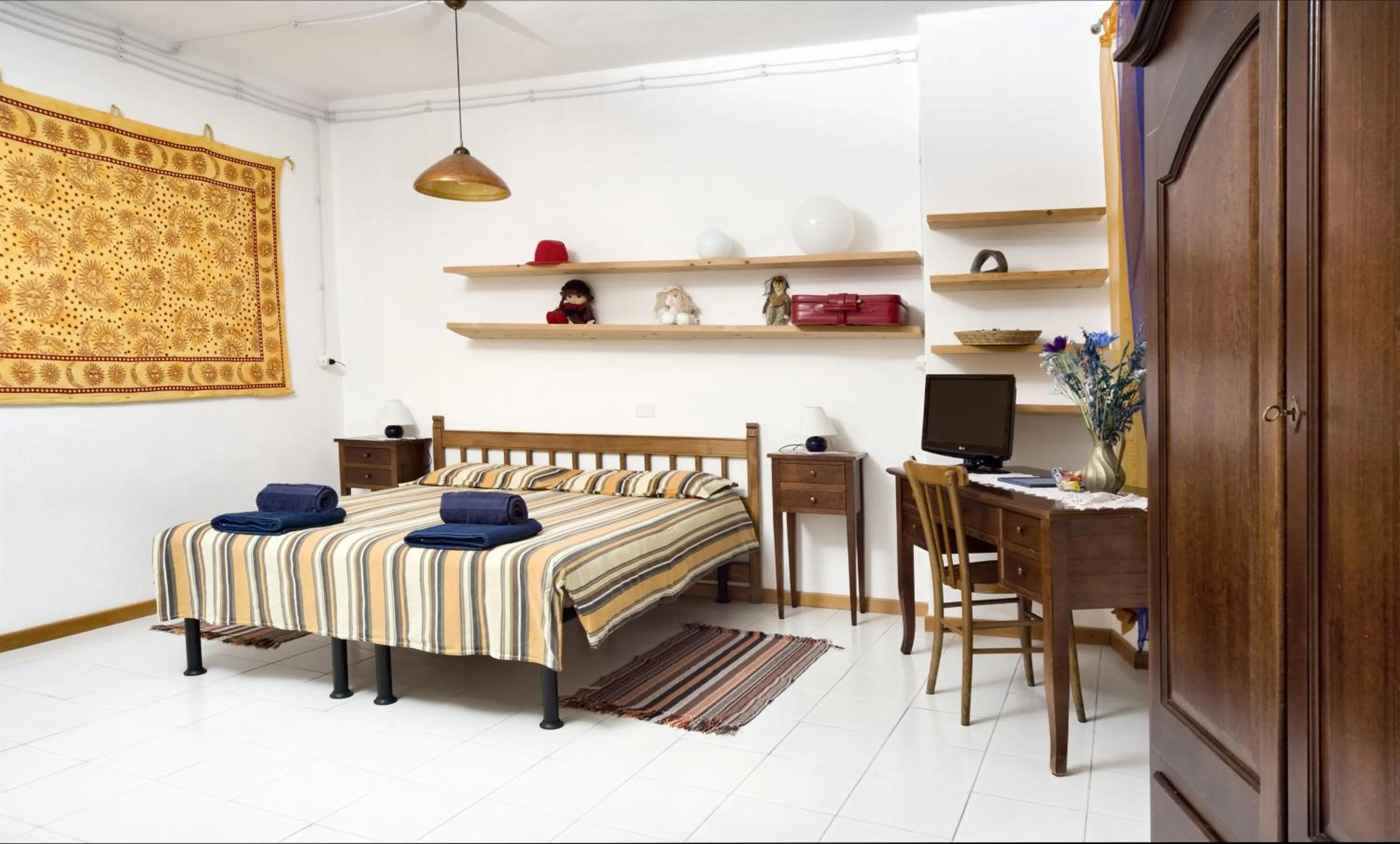 Photo of the whole room, Bed in Domo Silvia E Paolo