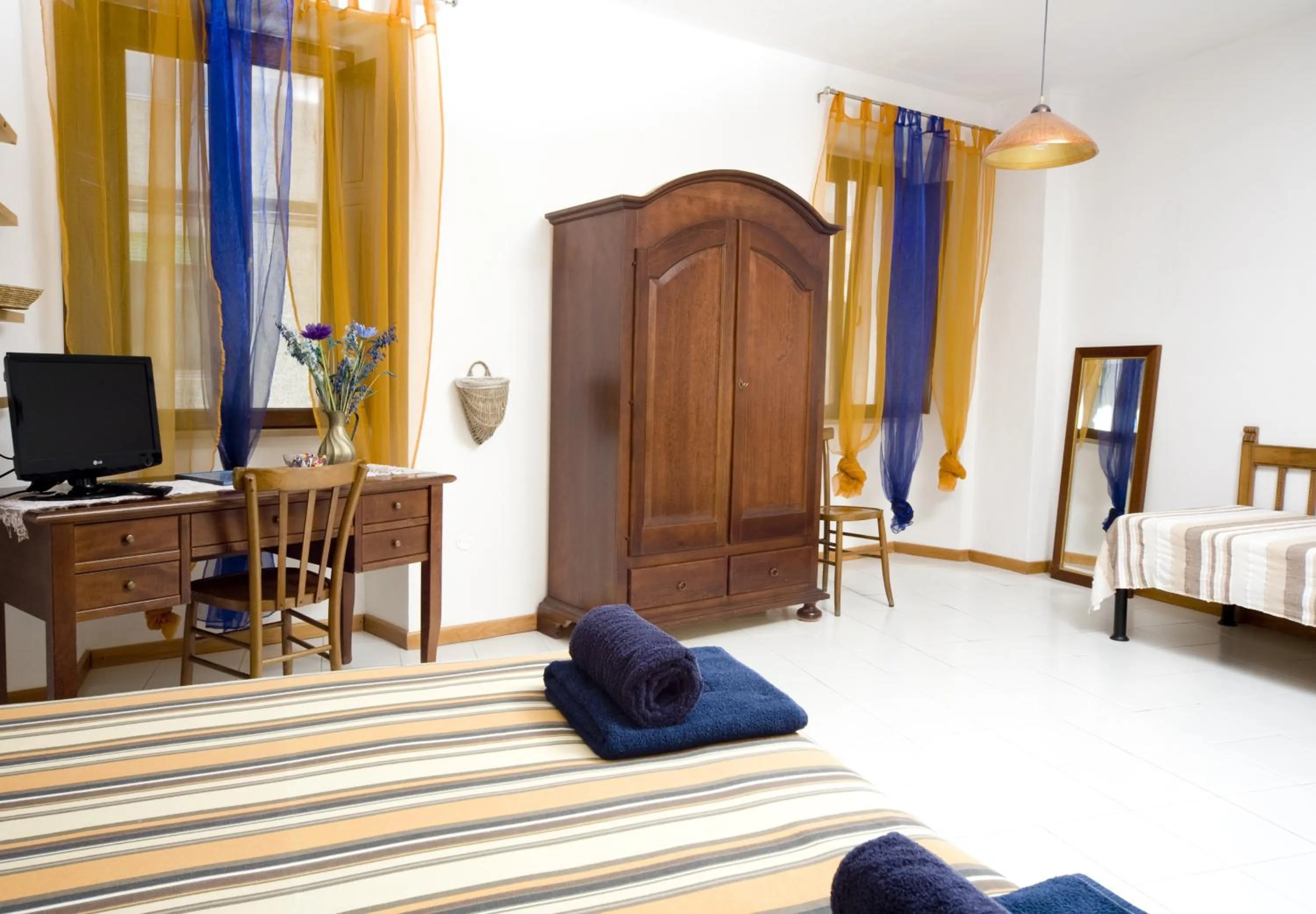 TV and multimedia, Bed in Domo Silvia E Paolo