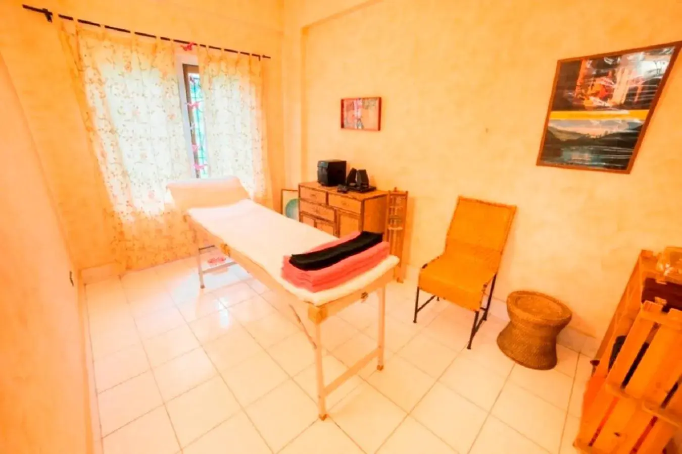 Single Room with Balcony - single occupancy in Bamboo Retreat Single Room with Balcony - single occupancy in Bamboo Retreat