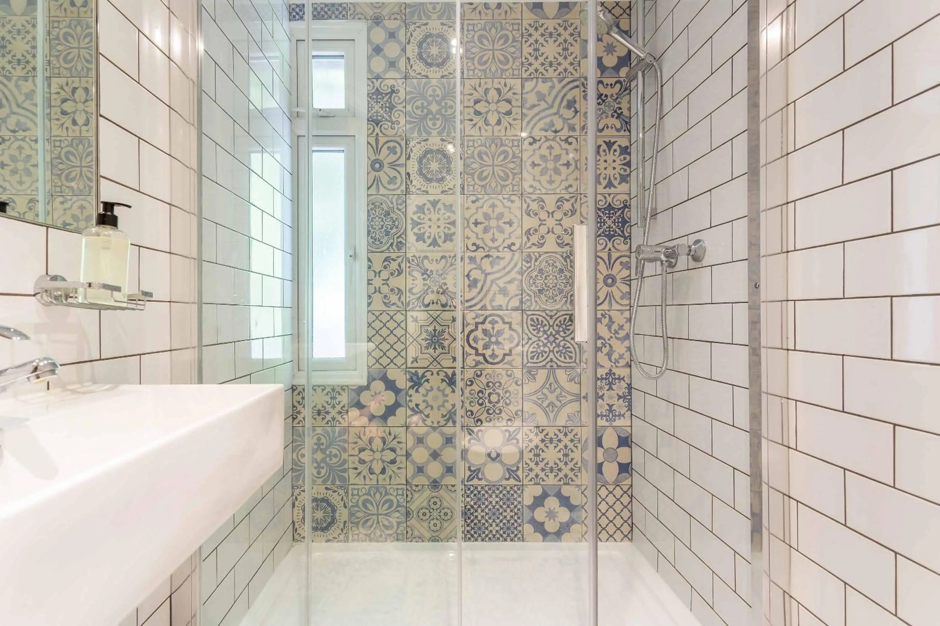 Bathroom in St Athans Hotel