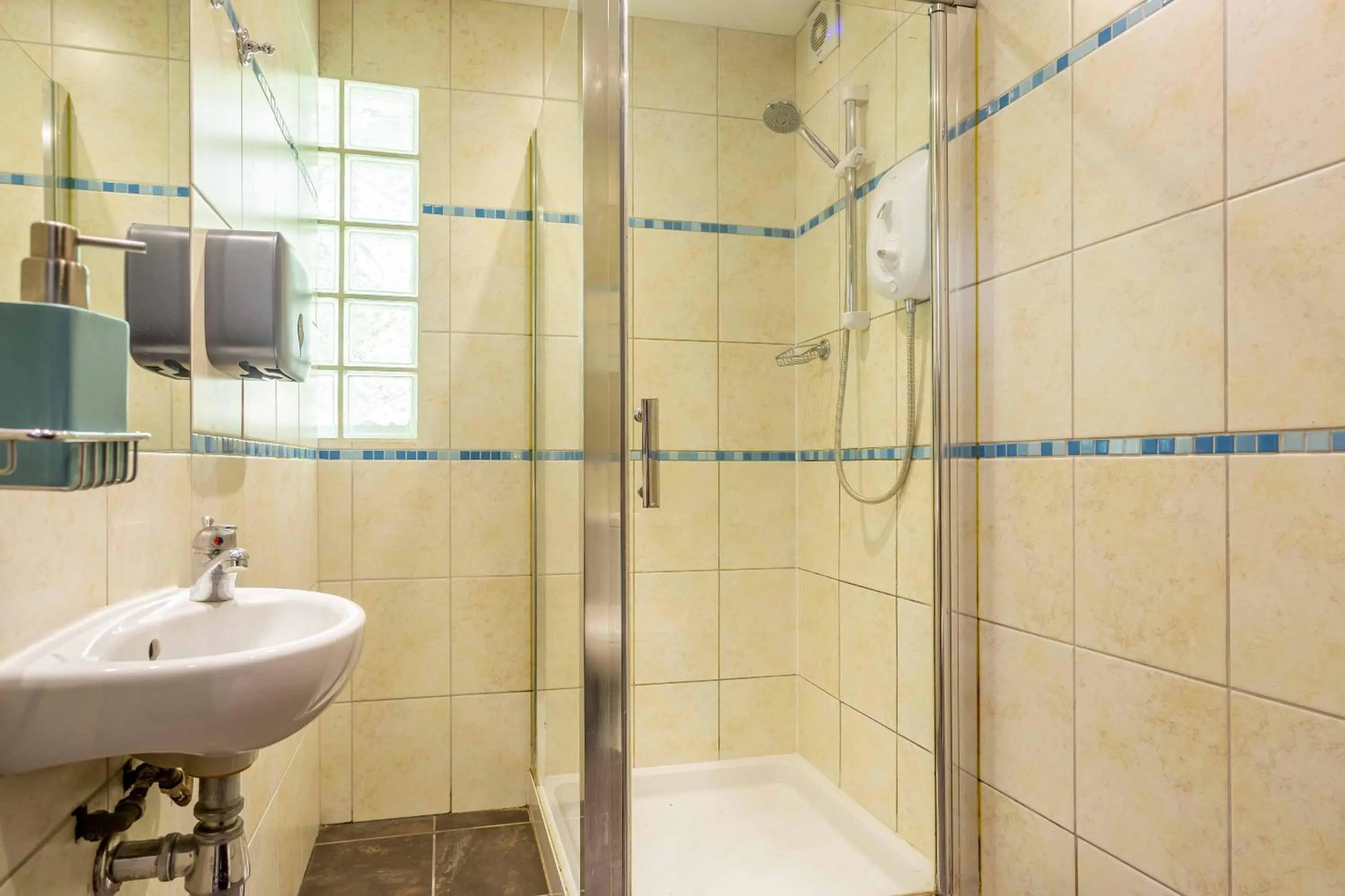 Bathroom in St Athans Hotel