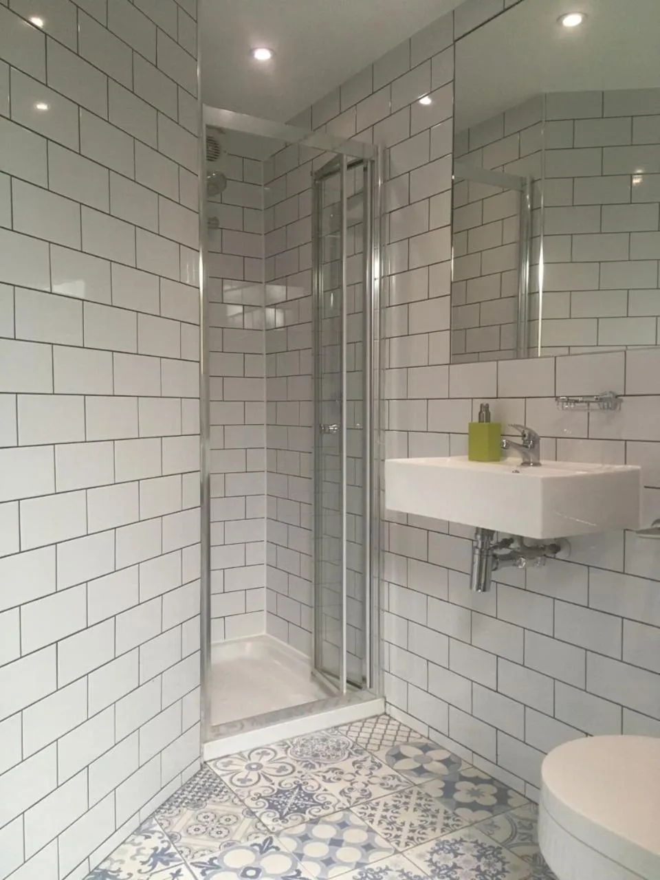 Bathroom in St Athans Hotel