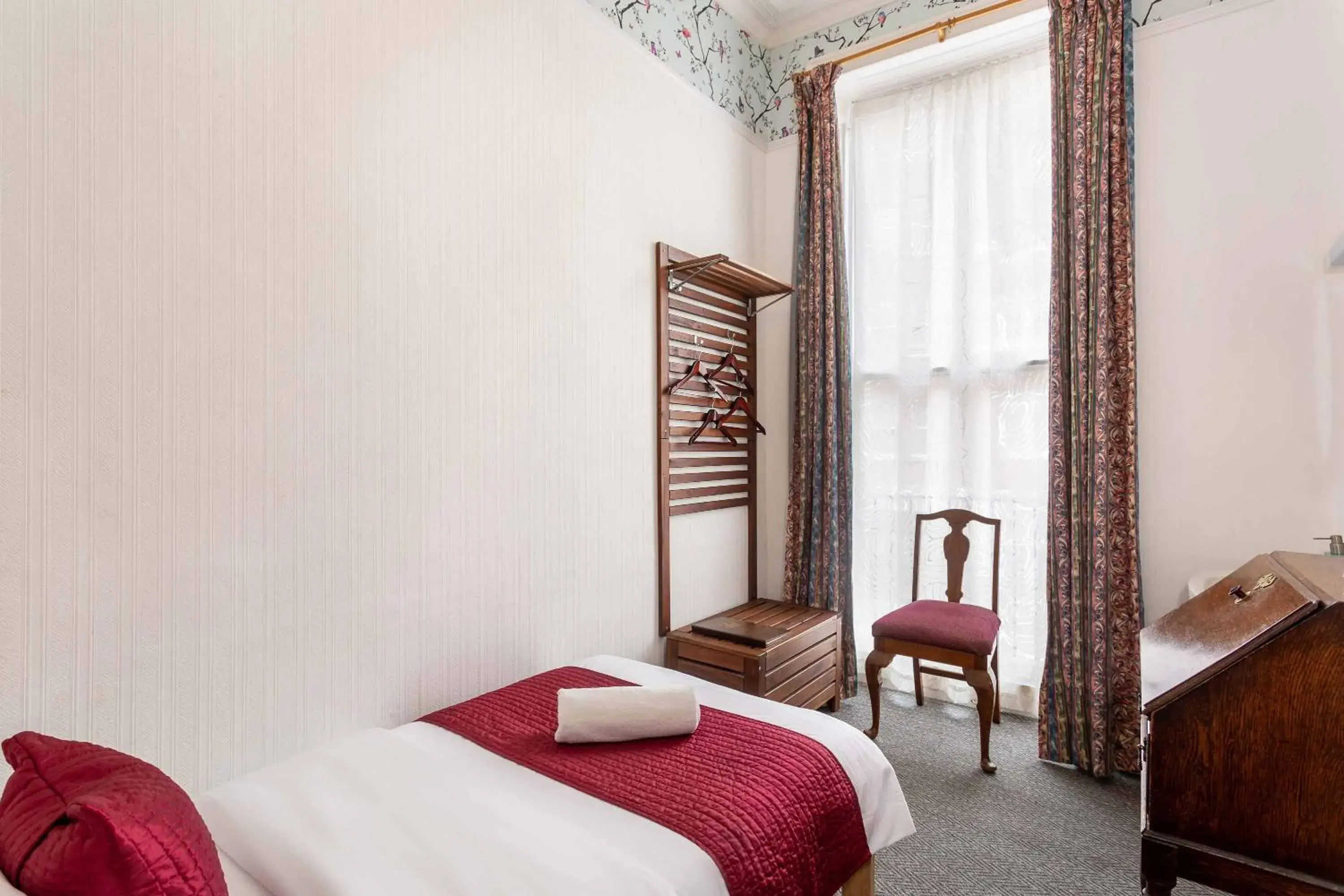 Bedroom, Bed in St Athans Hotel Bedroom, Bed in St Athans Hotel