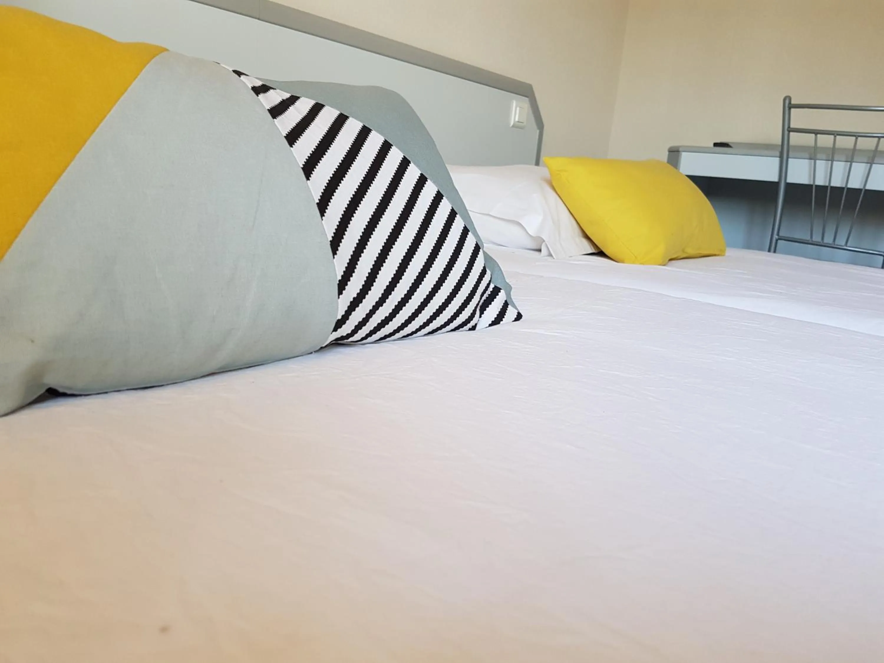 Bedroom, Bed in Hôtel Le Sainte Florence