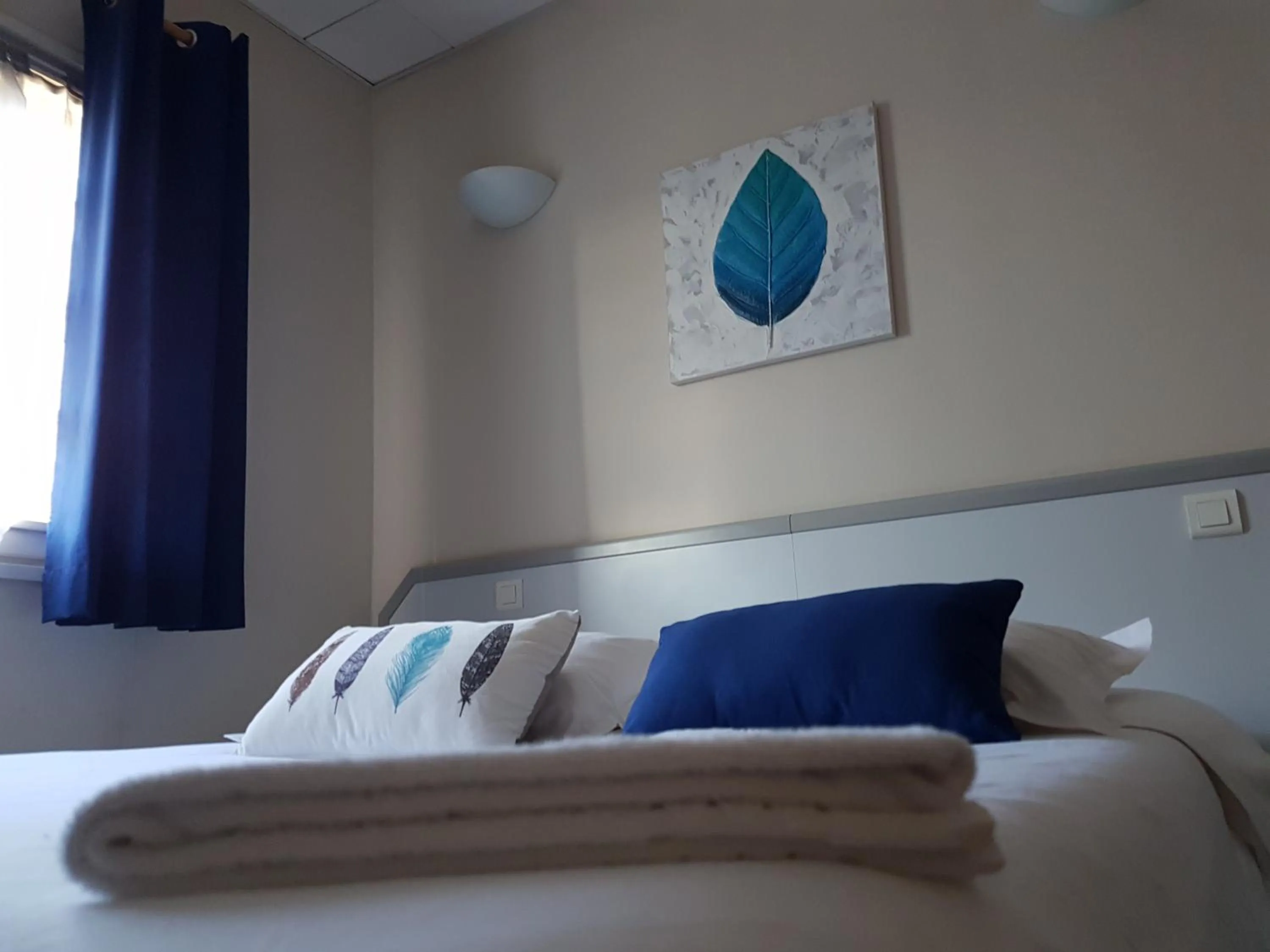 Bedroom, Bed in Hôtel Le Sainte Florence