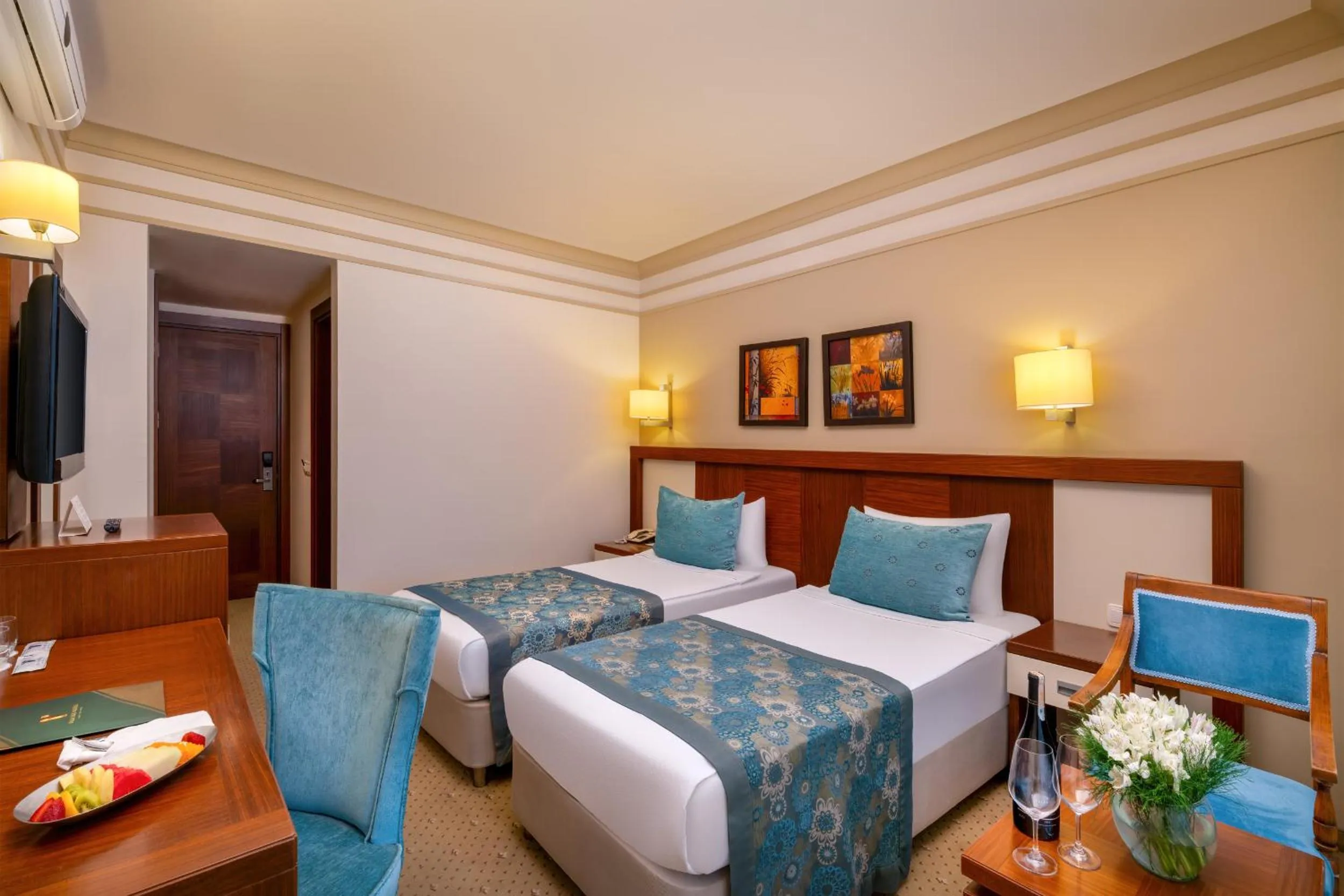 Bed in Villa Side Hotel