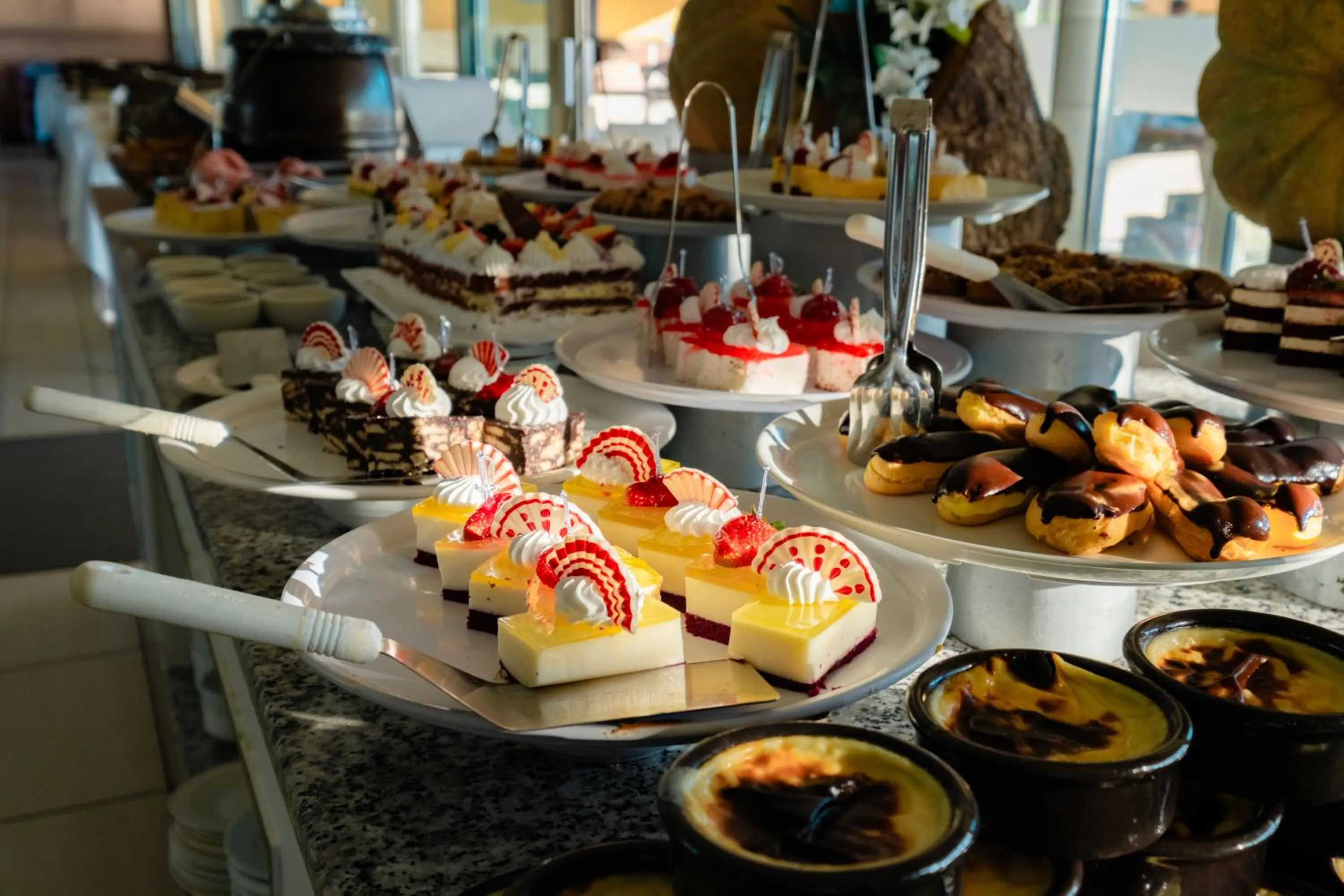 Restaurant/places to eat in Ozlem Garden Hotel