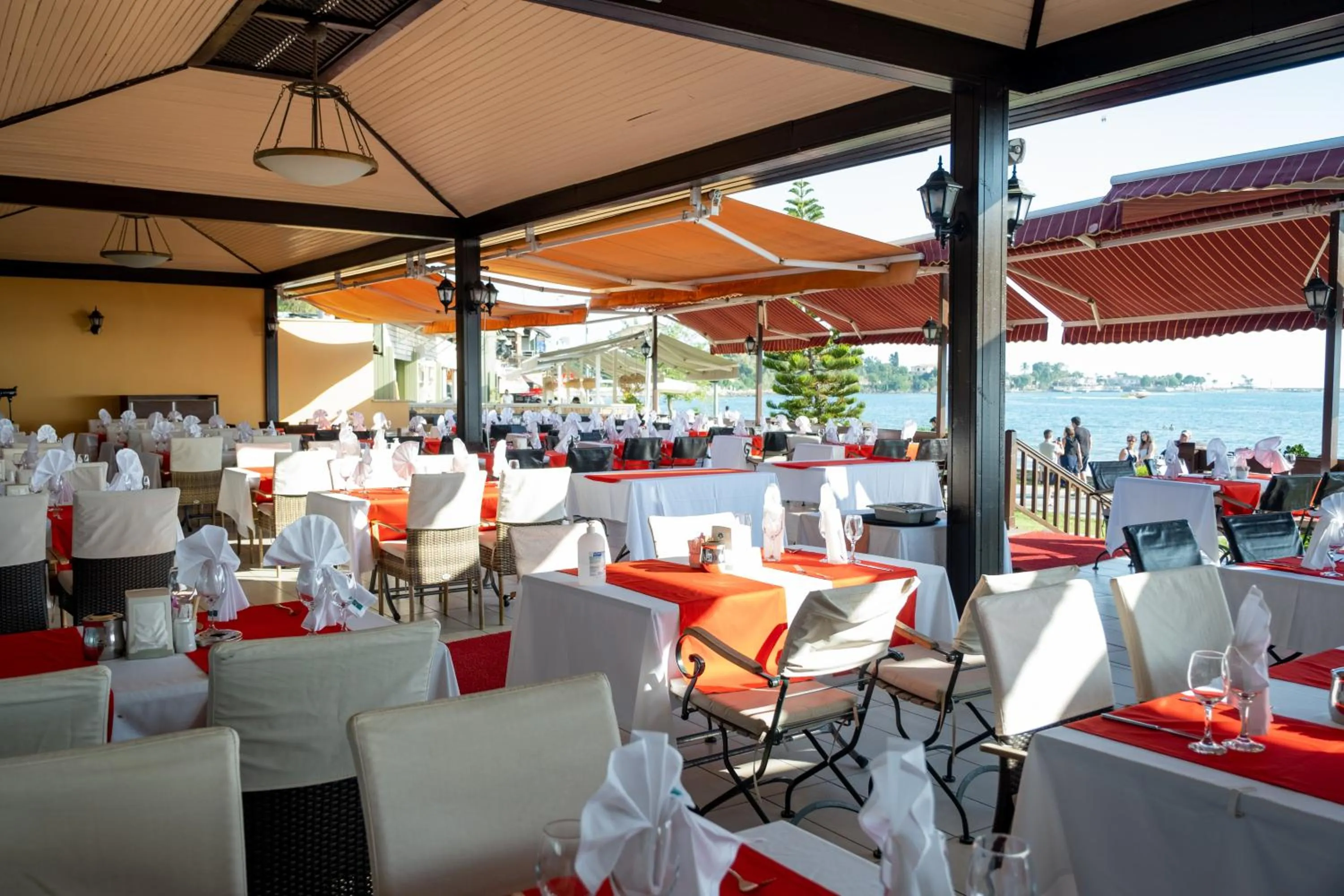 Restaurant/places to eat in Ozlem Garden Hotel