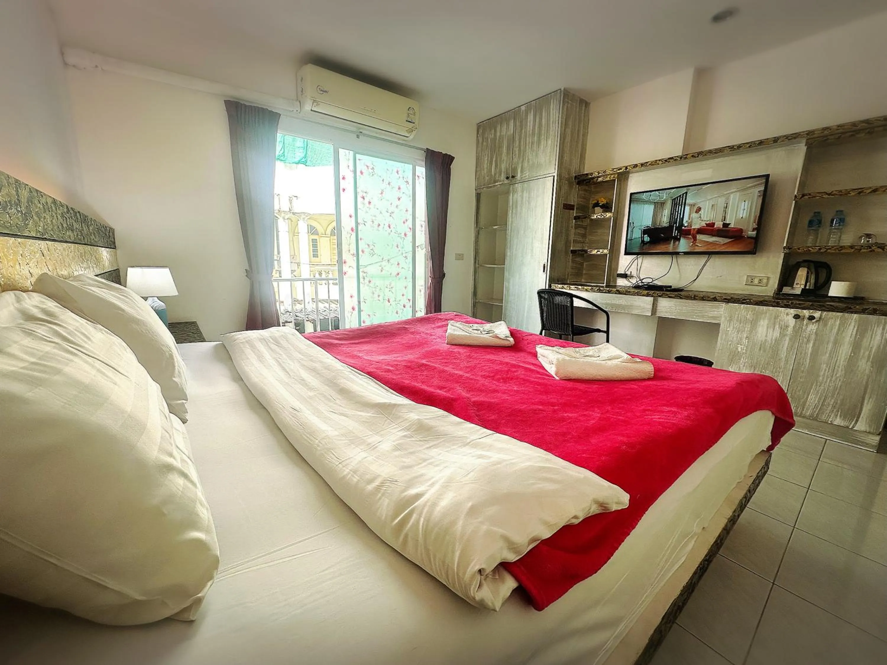 Bed in The Shades Hotel 50 meter Beach Front