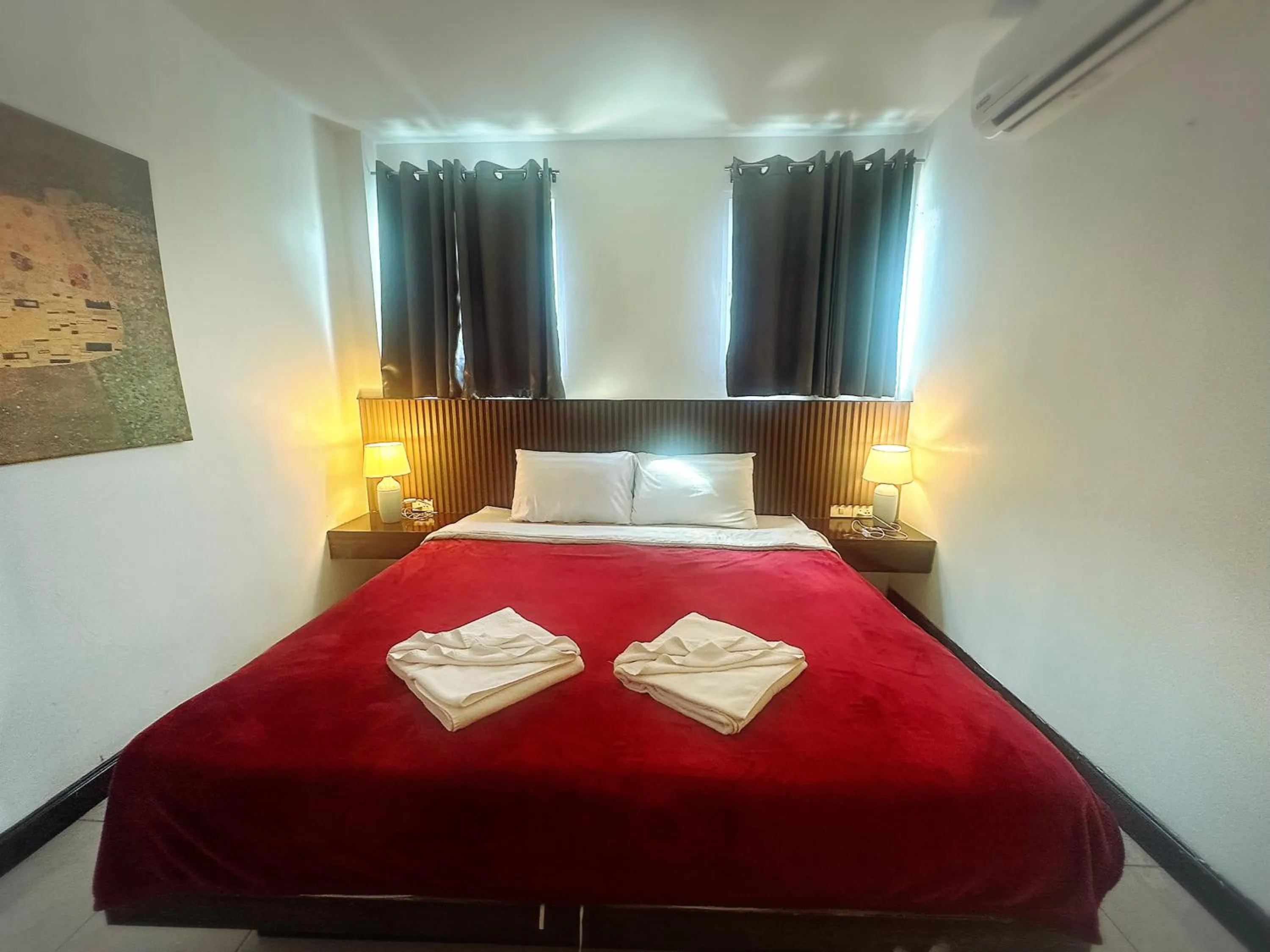 Bed in The Shades Hotel 50 meter Beach Front