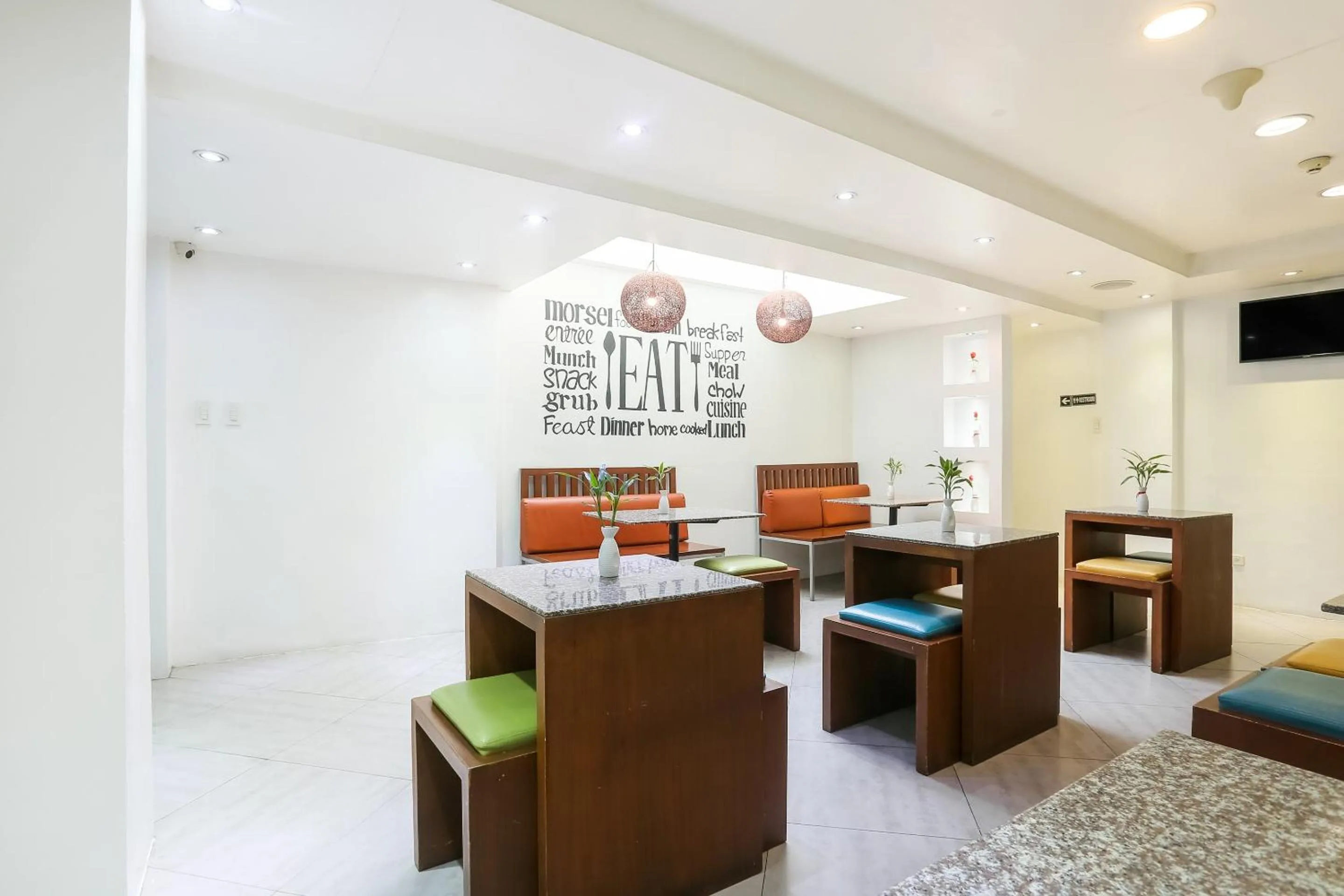 Lobby or reception in Royale Parc Inn & Suites