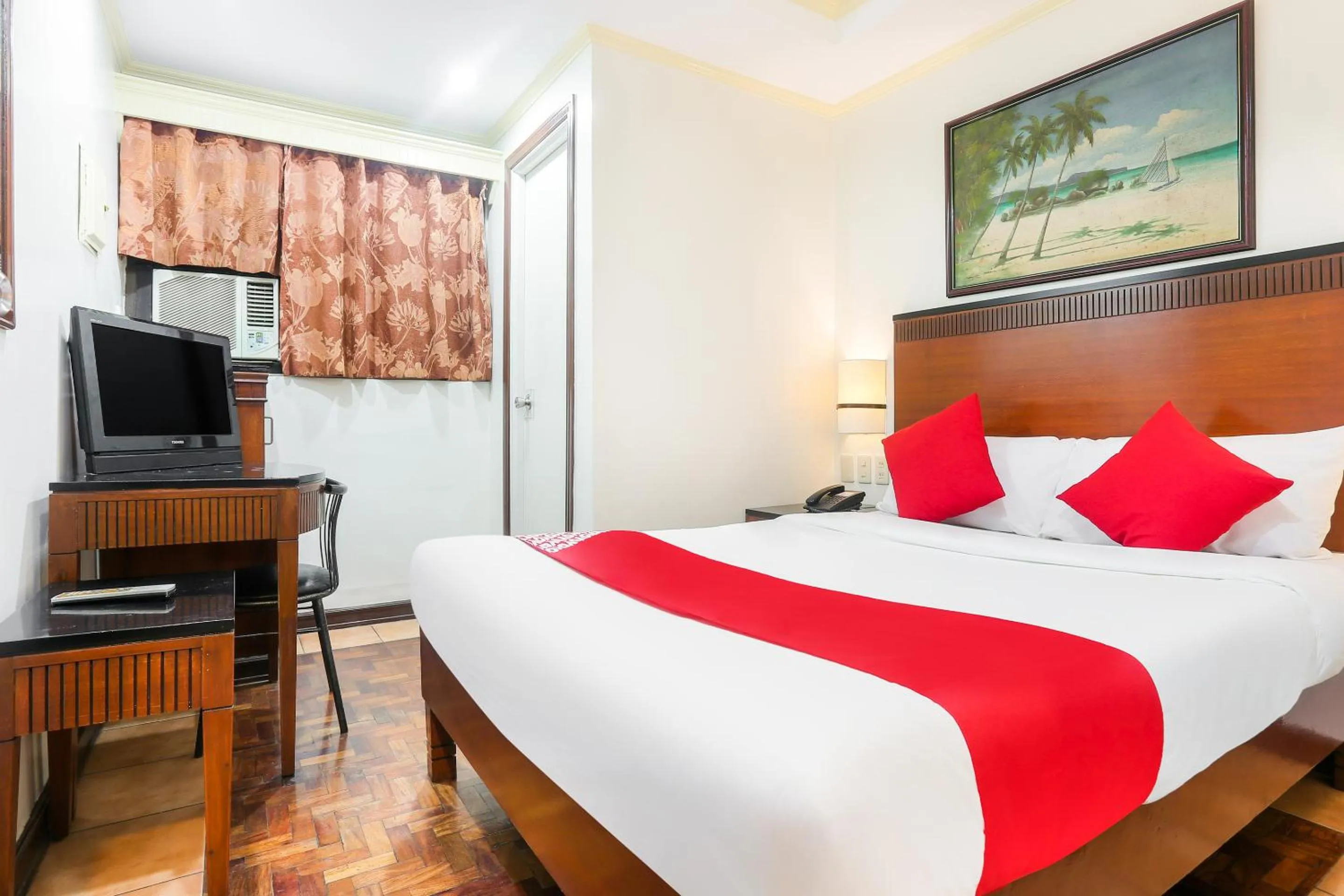 Standard Double Room in Royale Parc Inn & Suites