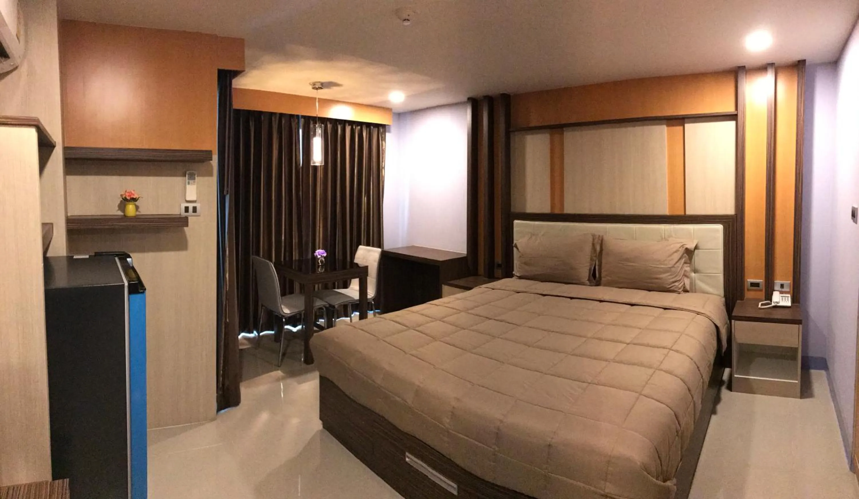 Bed in Central Mansion