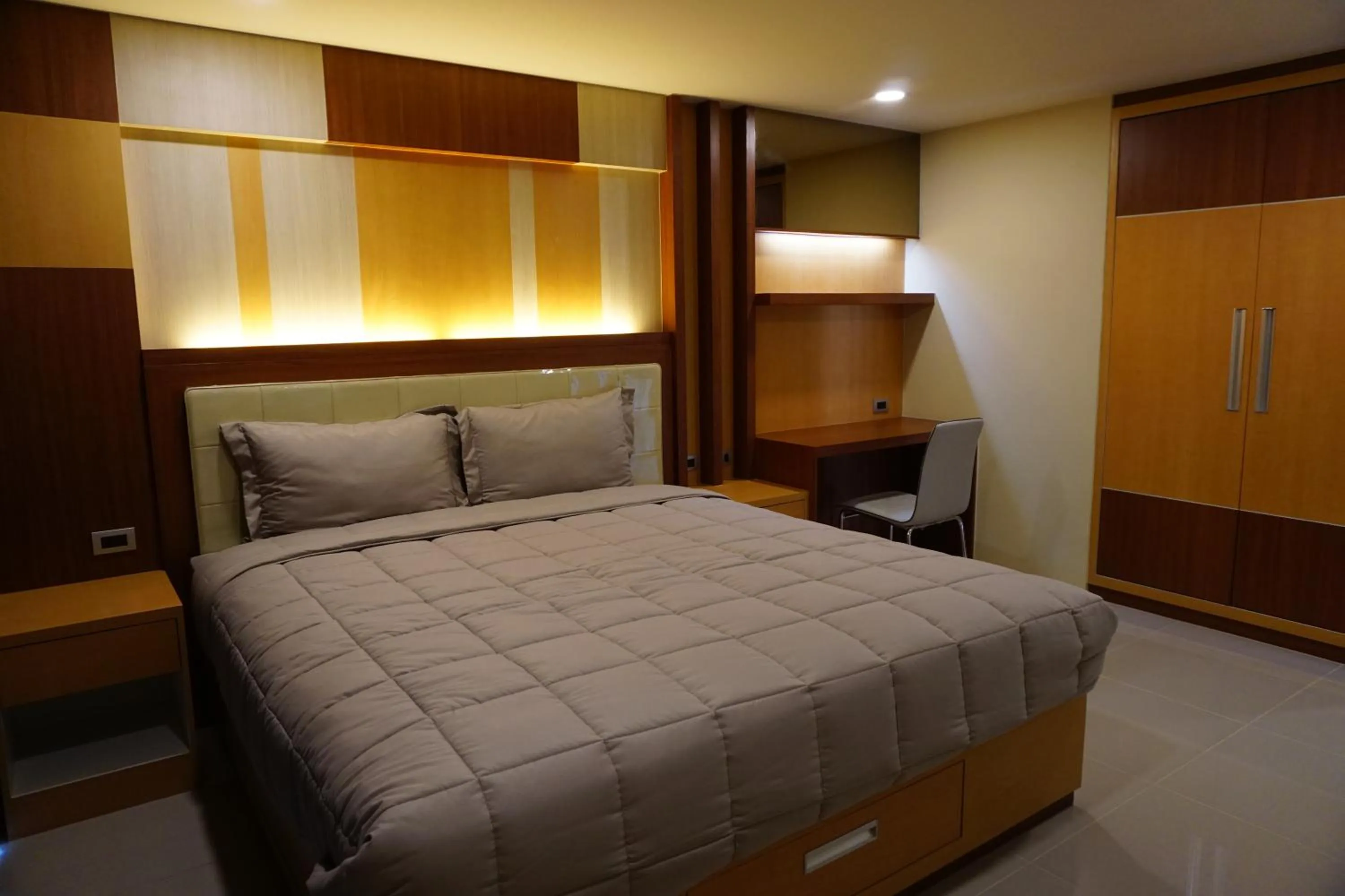 Bed in Central Mansion