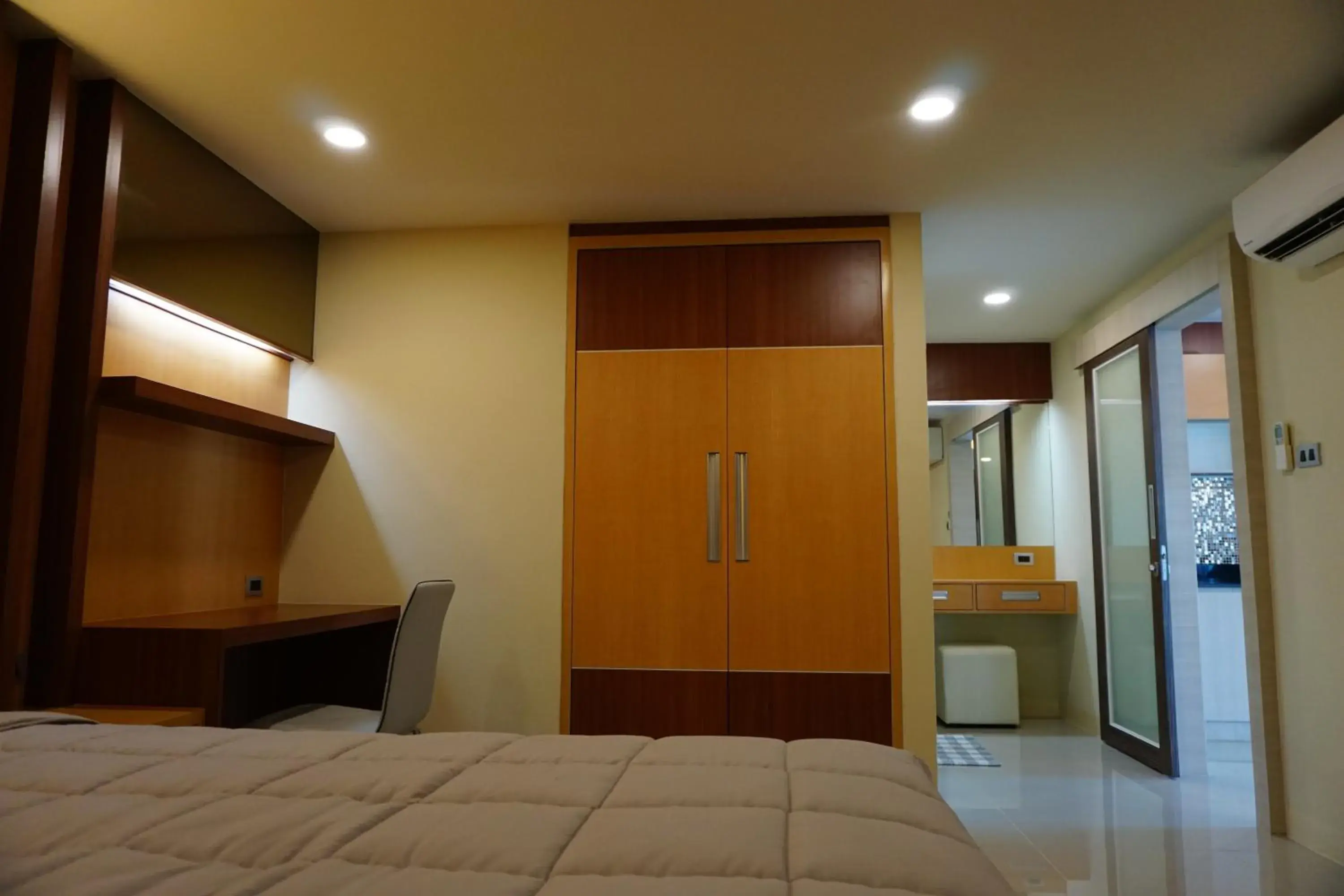 Bedroom, Bed in Central Mansion Bedroom, Bed in Central Mansion