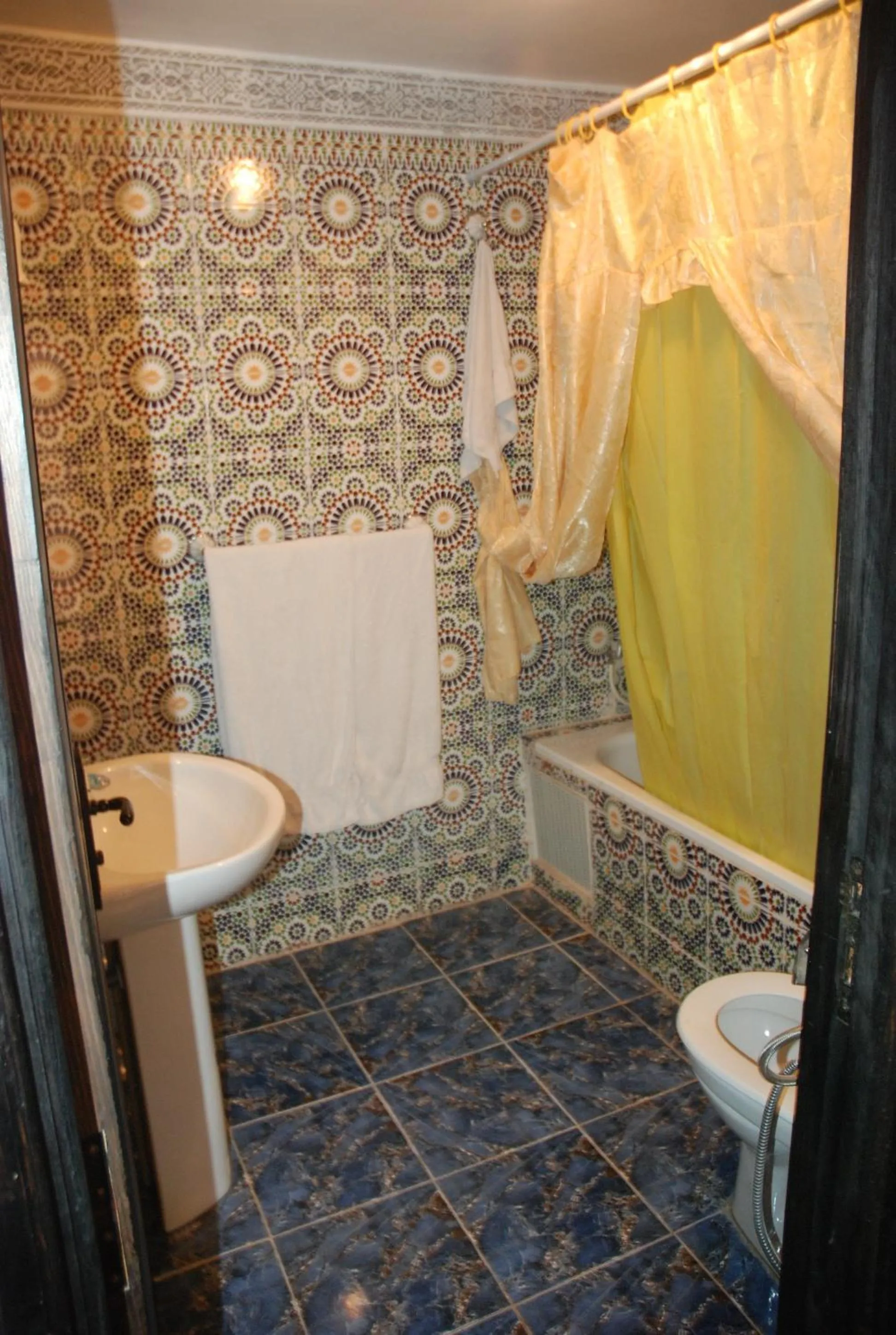 Shower in Riad Khouloud